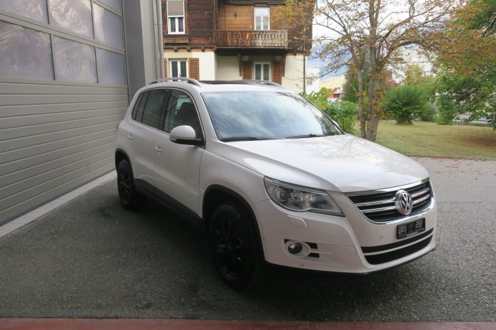 VW Tiguan 2.0 TDI Sport&Style DSG-image-2