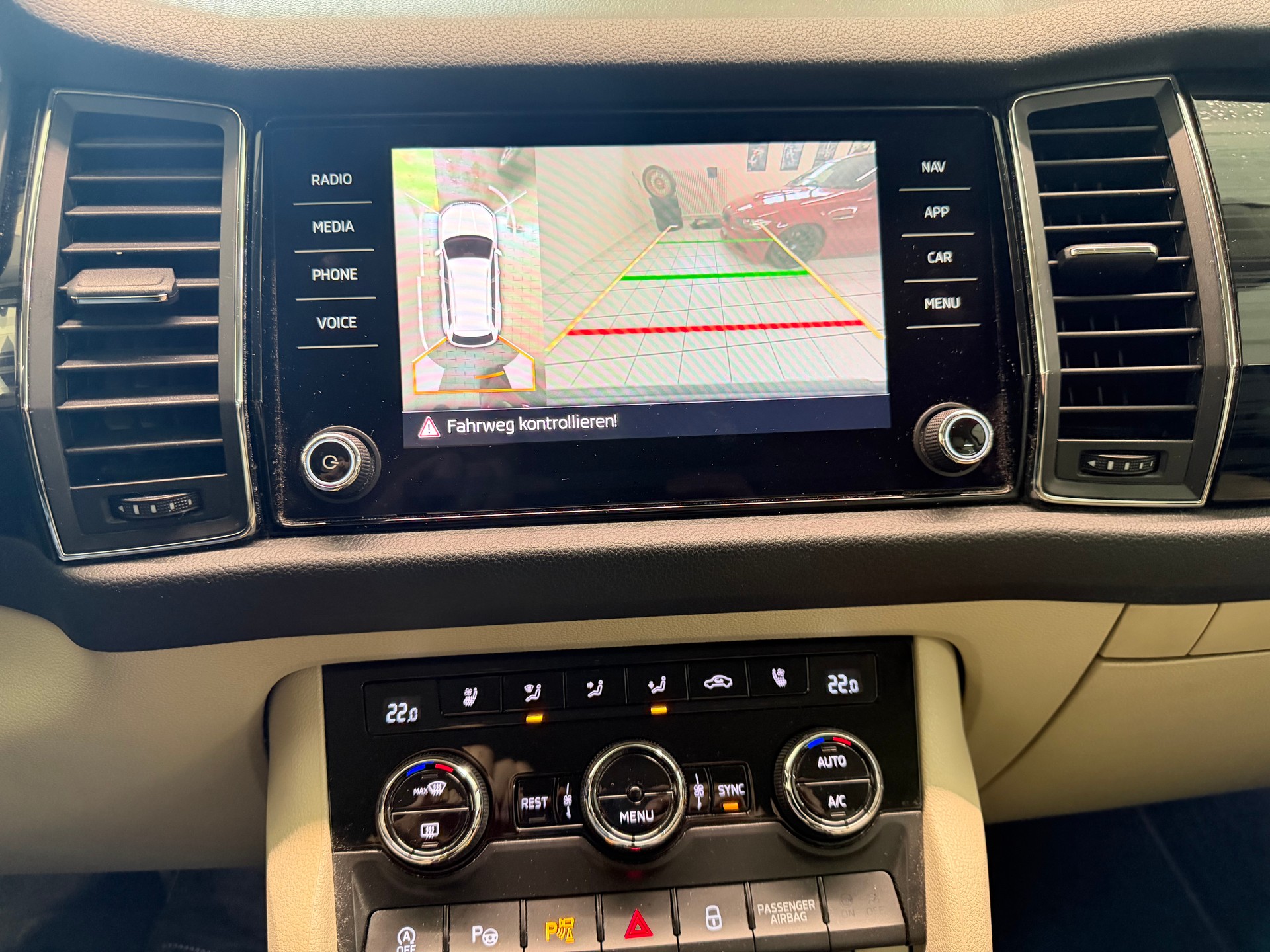 SKODA Kodiaq 2.0 TSI Style DSG 4x4-image-10