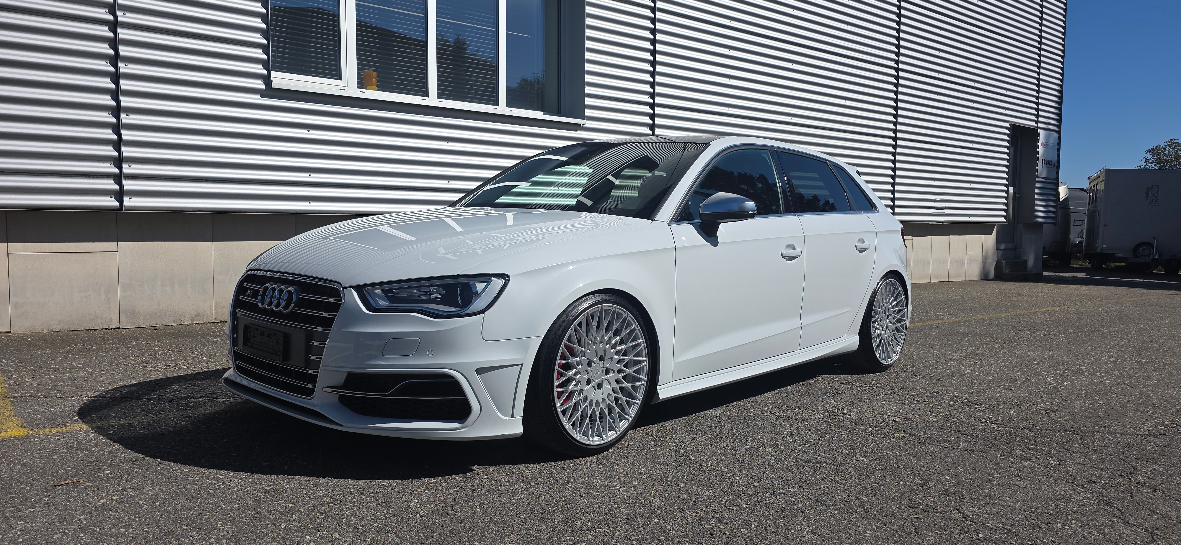 Car photo