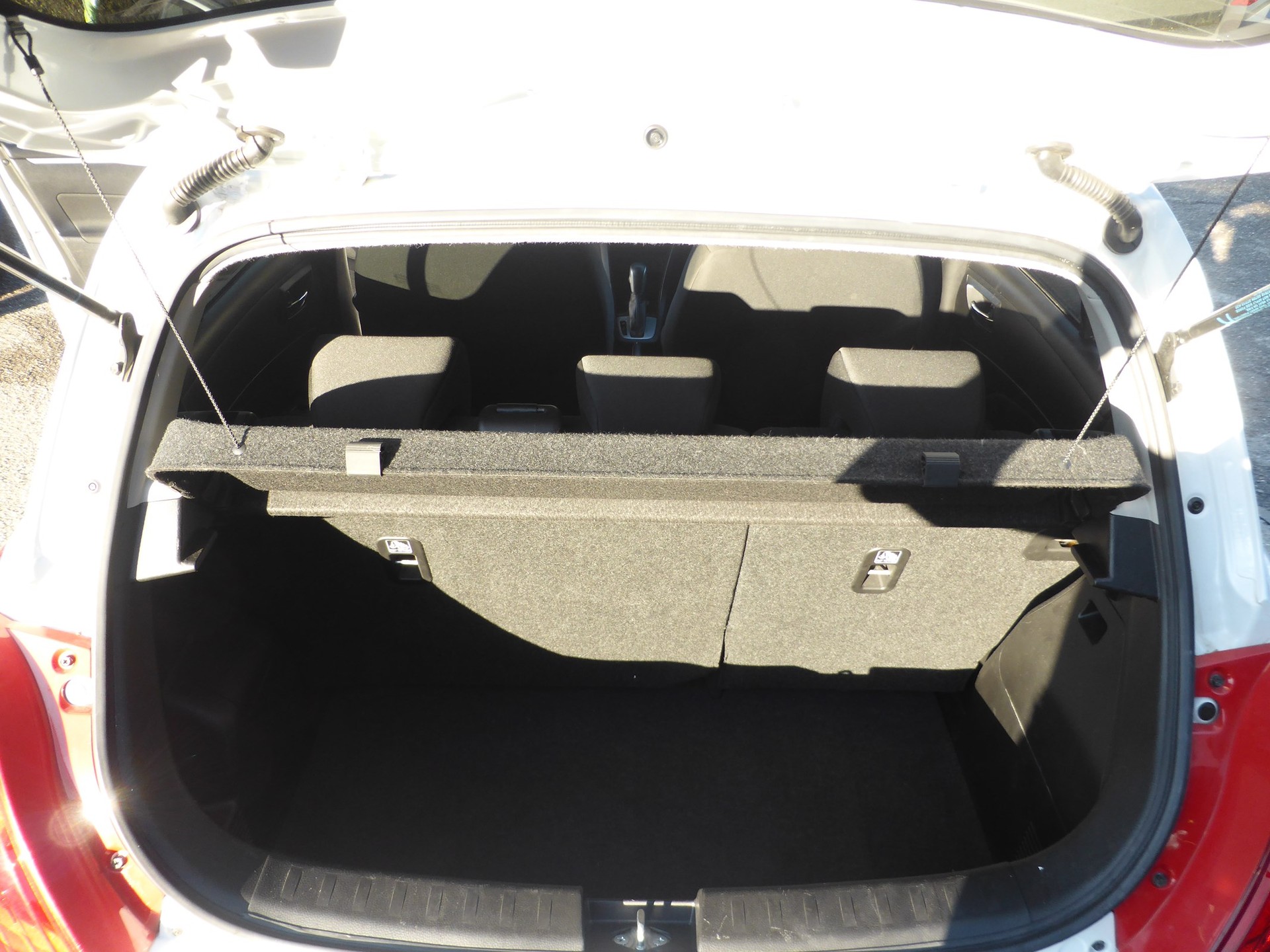 SUZUKI Swift 1.2i 16V Compact Top Automatic-image-9
