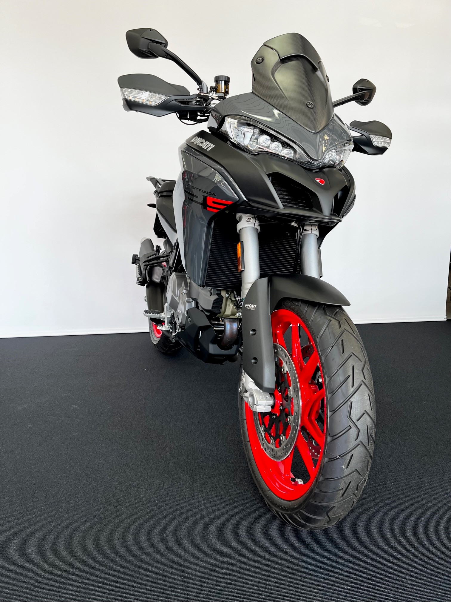 DUCATI Multistrada V2 S Touring-image-4