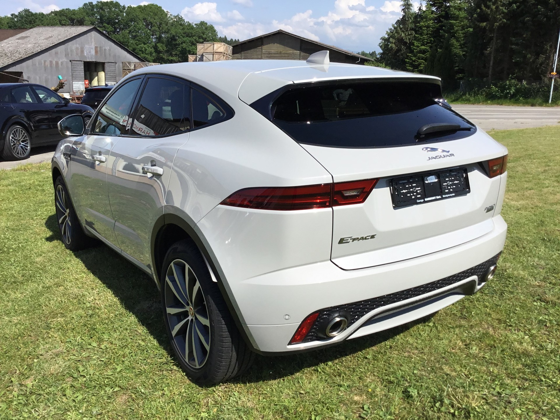 JAGUAR E-Pace 2.0 P250 R-Dynamic SE AWD Automatik-image-5