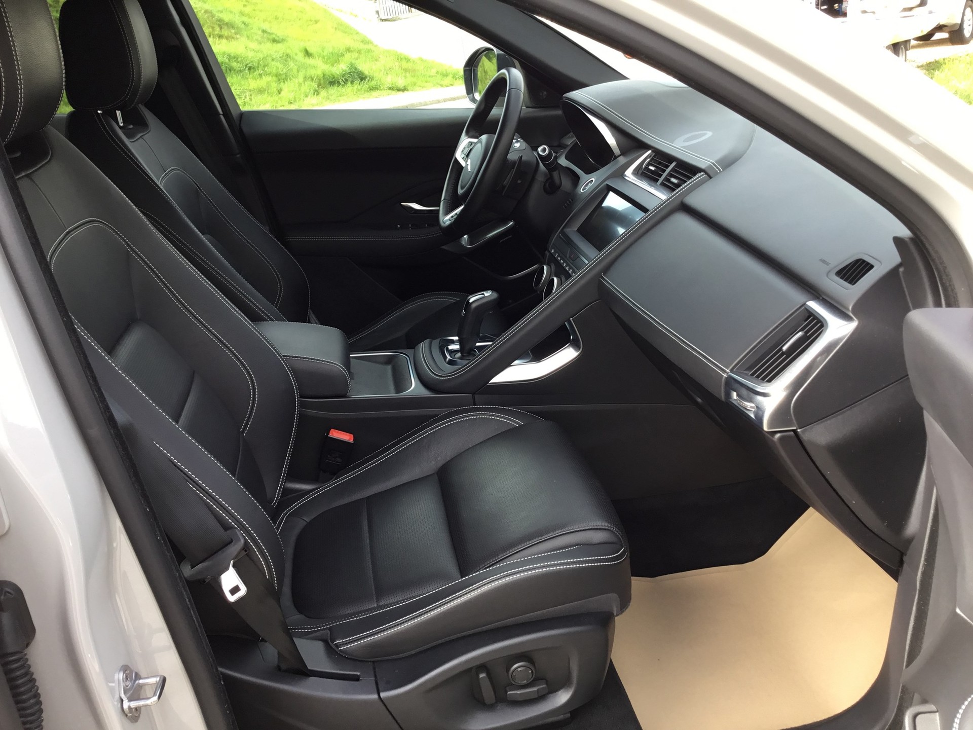 JAGUAR E-Pace 2.0 P250 R-Dynamic SE AWD Automatik-image-13