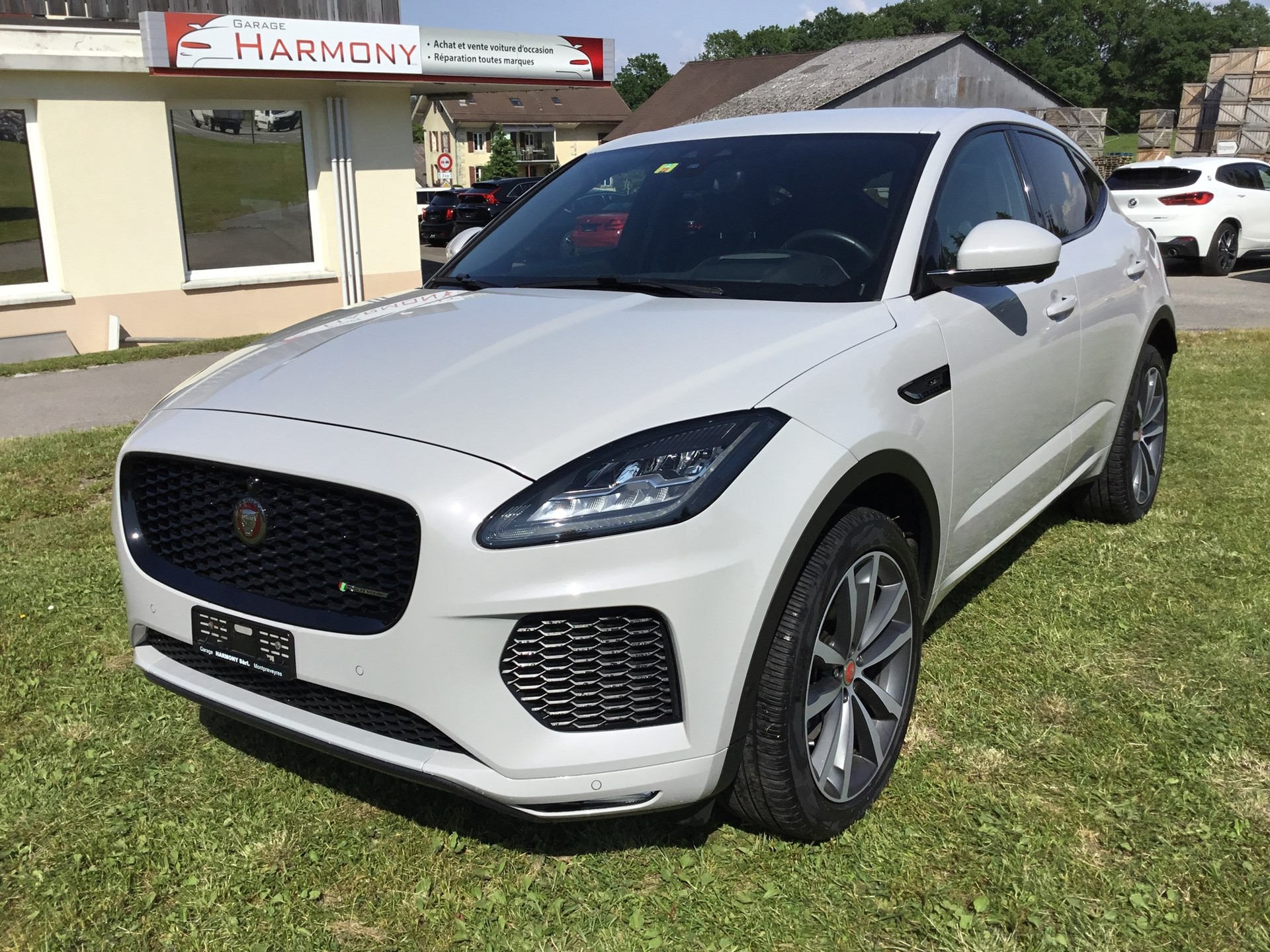 JAGUAR E-Pace 2.0 P250 R-Dynamic SE AWD Automatik-image-0