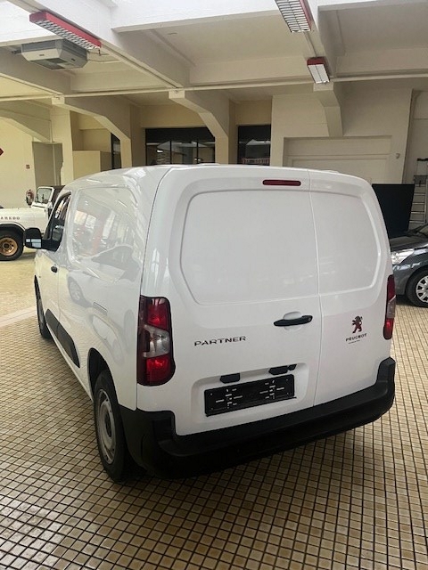 PEUGEOT Partner 1.2 Pure Tech s/s Premium 650kg-image-2