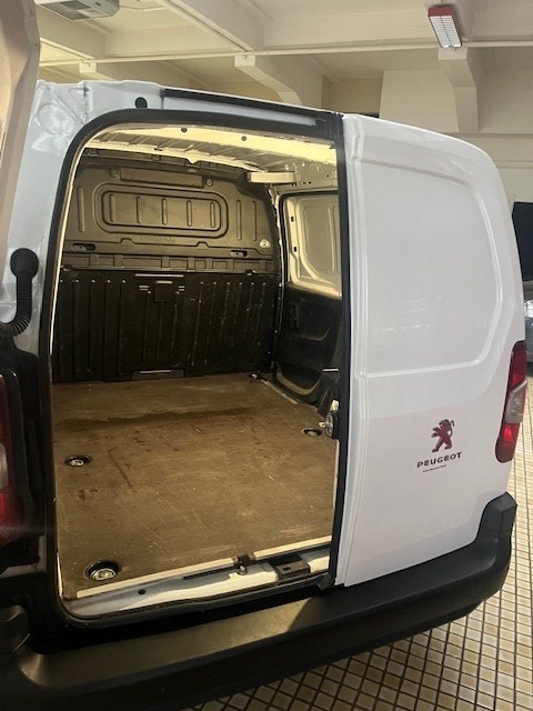 PEUGEOT Partner 1.2 Pure Tech s/s Premium 650kg-image-3