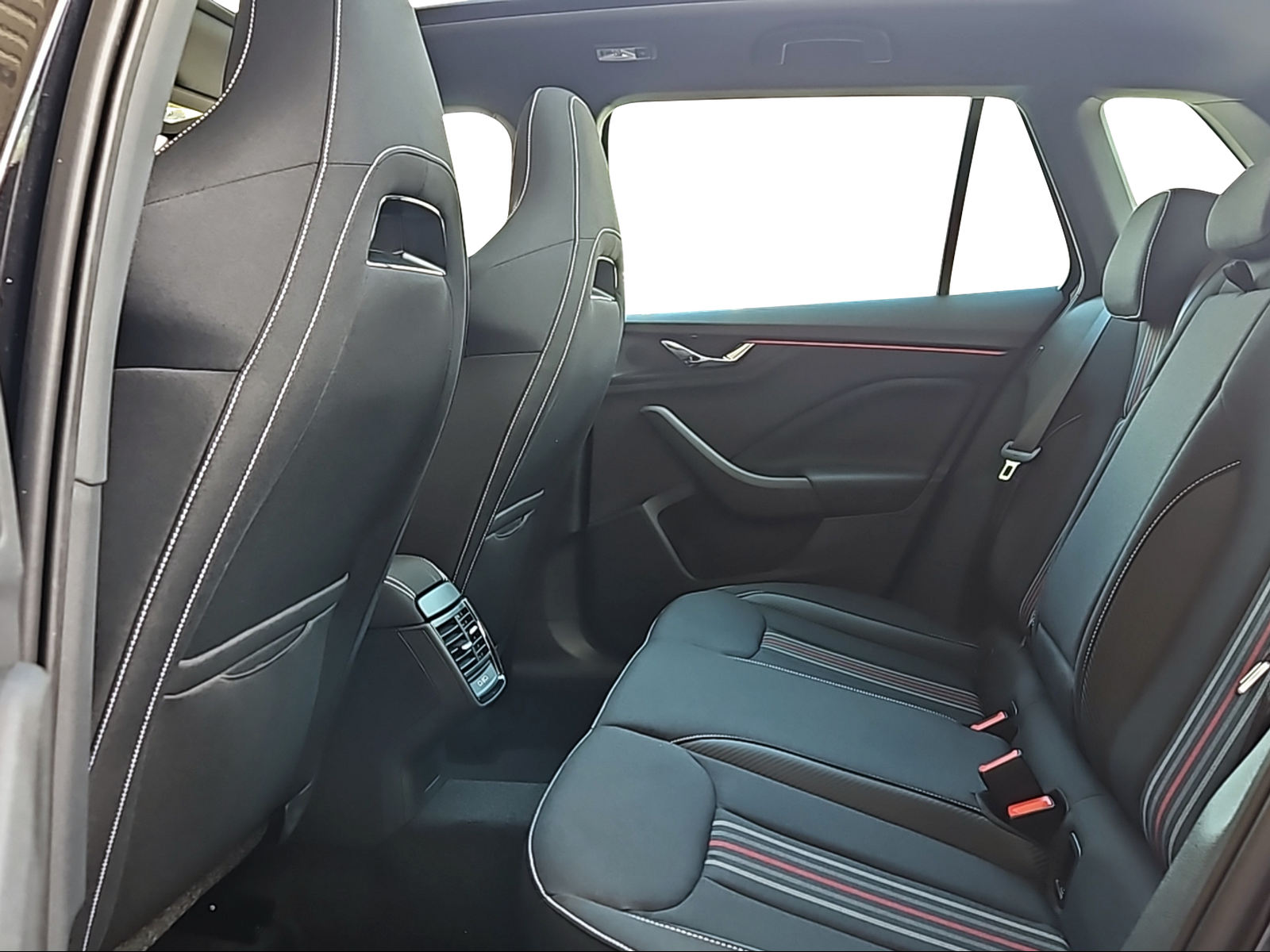 SKODA Kamiq 1.5 TSI Monte Carlo DSG-image-4