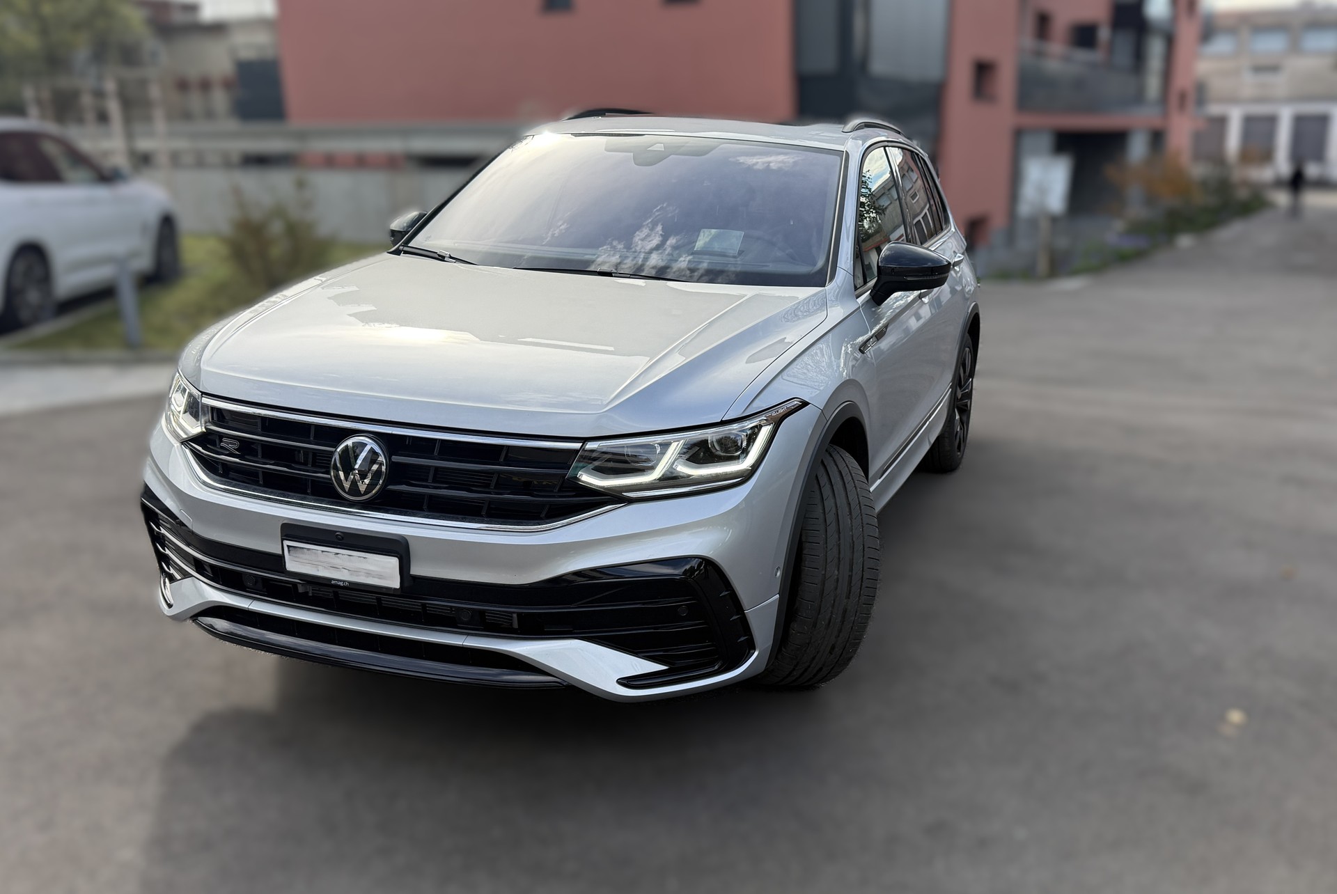 VW Tiguan 2.0TSI R-Line 4Motion DSG-image-0