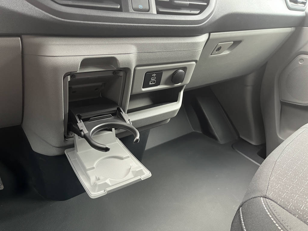 FORD E-Transit C Van 320 L1 Trend 218 PS RWD 0.99% Leasing-image-12