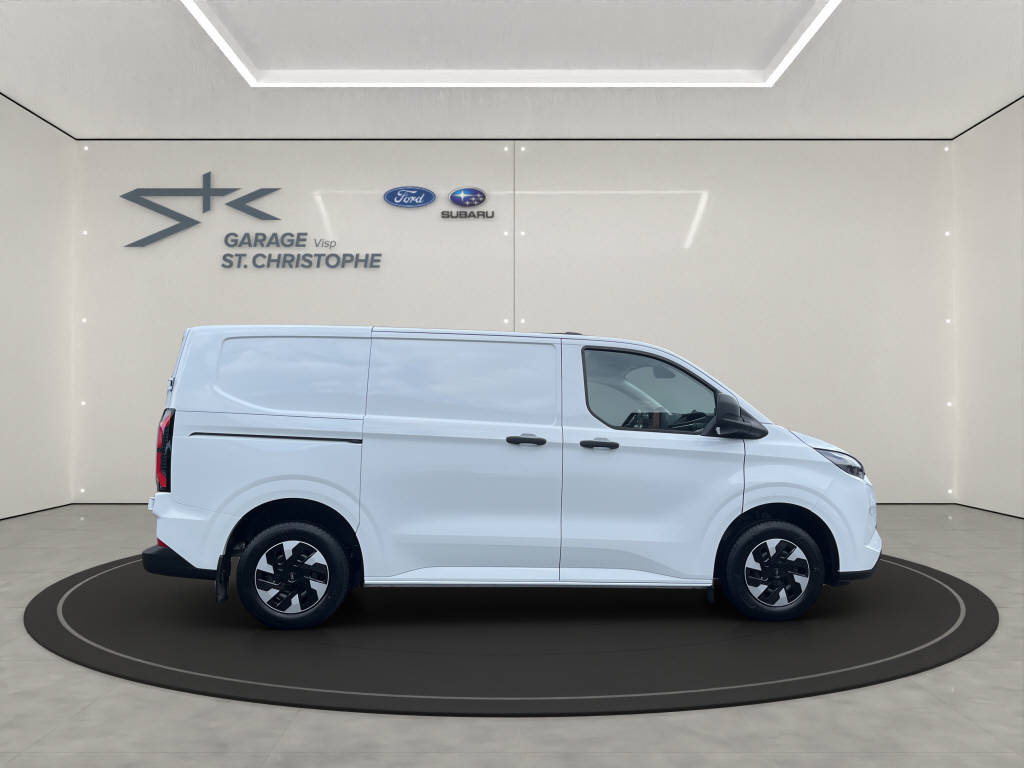 FORD E-Transit C Van 320 L1 Trend 218 PS RWD 0.99% Leasing-image-4