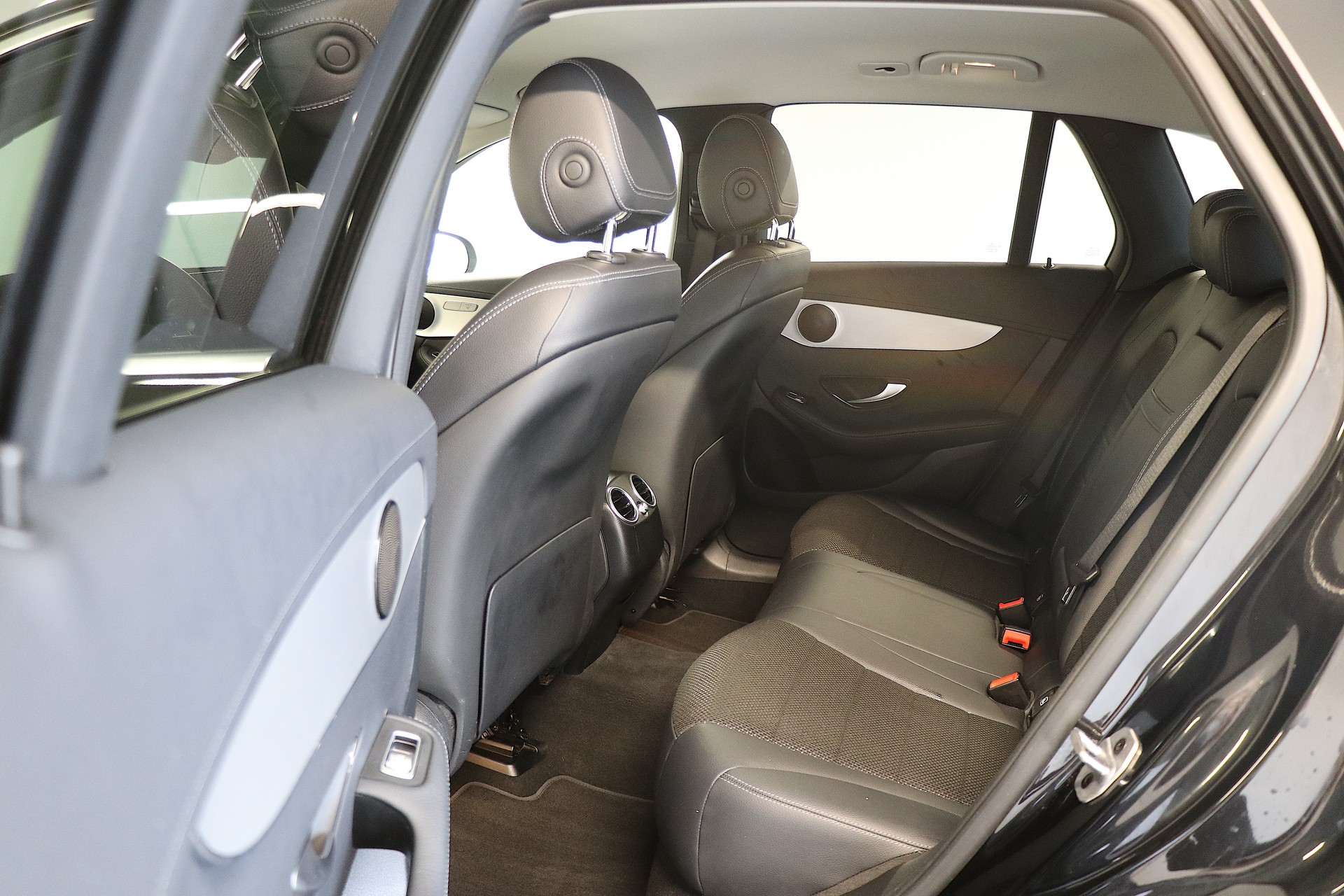 MERCEDES-BENZ GLC 300 de 4Matic 9G-Tronic-image-14