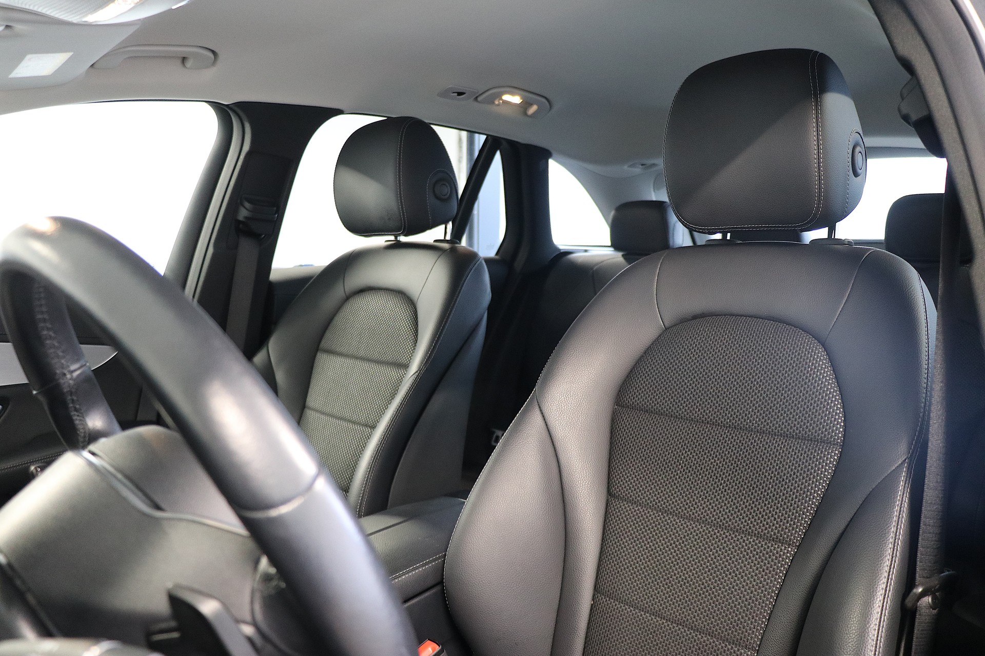 MERCEDES-BENZ GLC 300 de 4Matic 9G-Tronic-image-6
