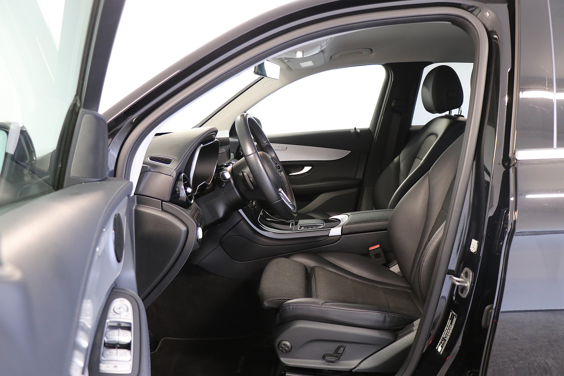 MERCEDES-BENZ GLC 300 de 4Matic 9G-Tronic-image-5