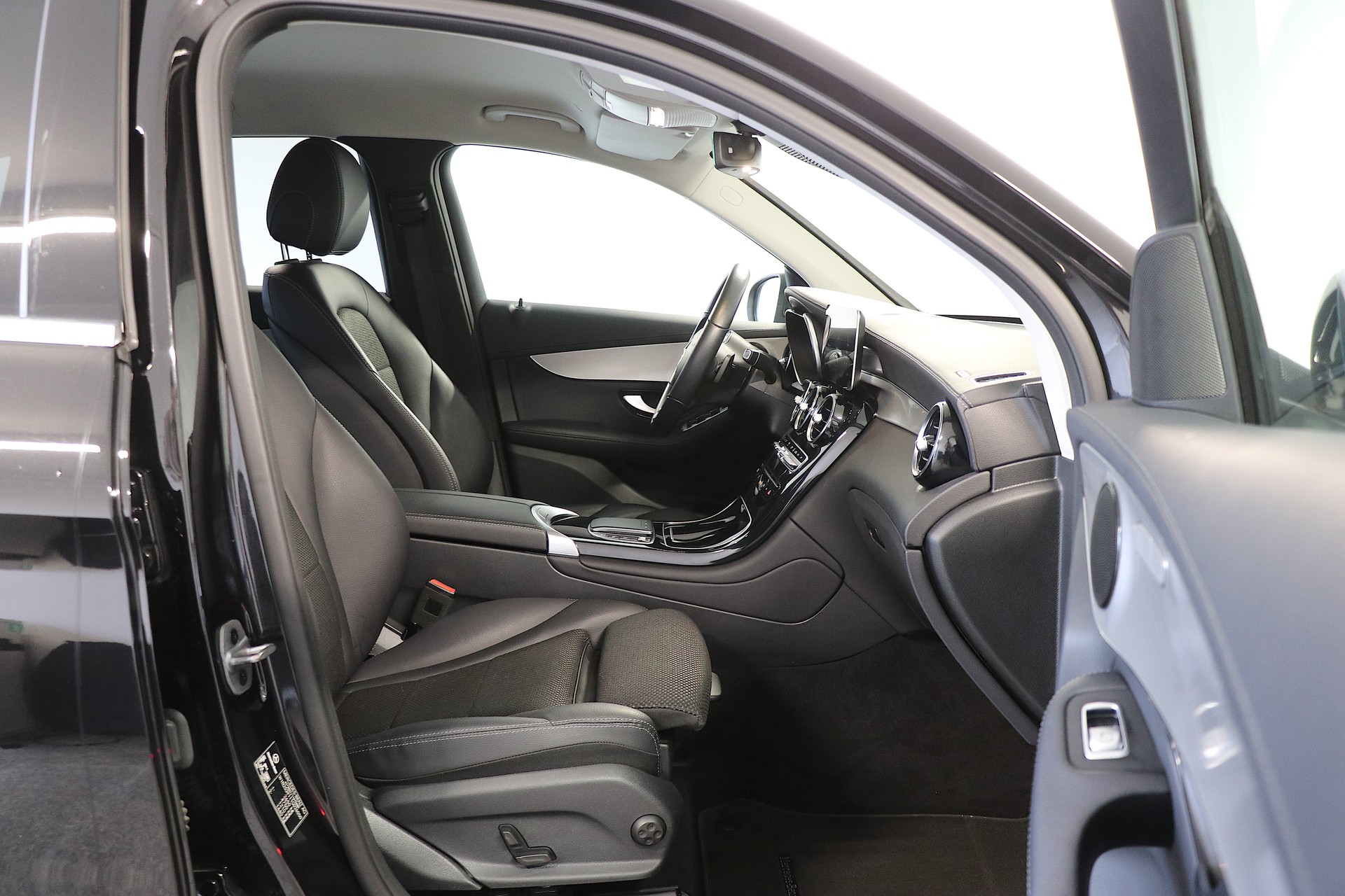 MERCEDES-BENZ GLC 300 de 4Matic 9G-Tronic-image-11