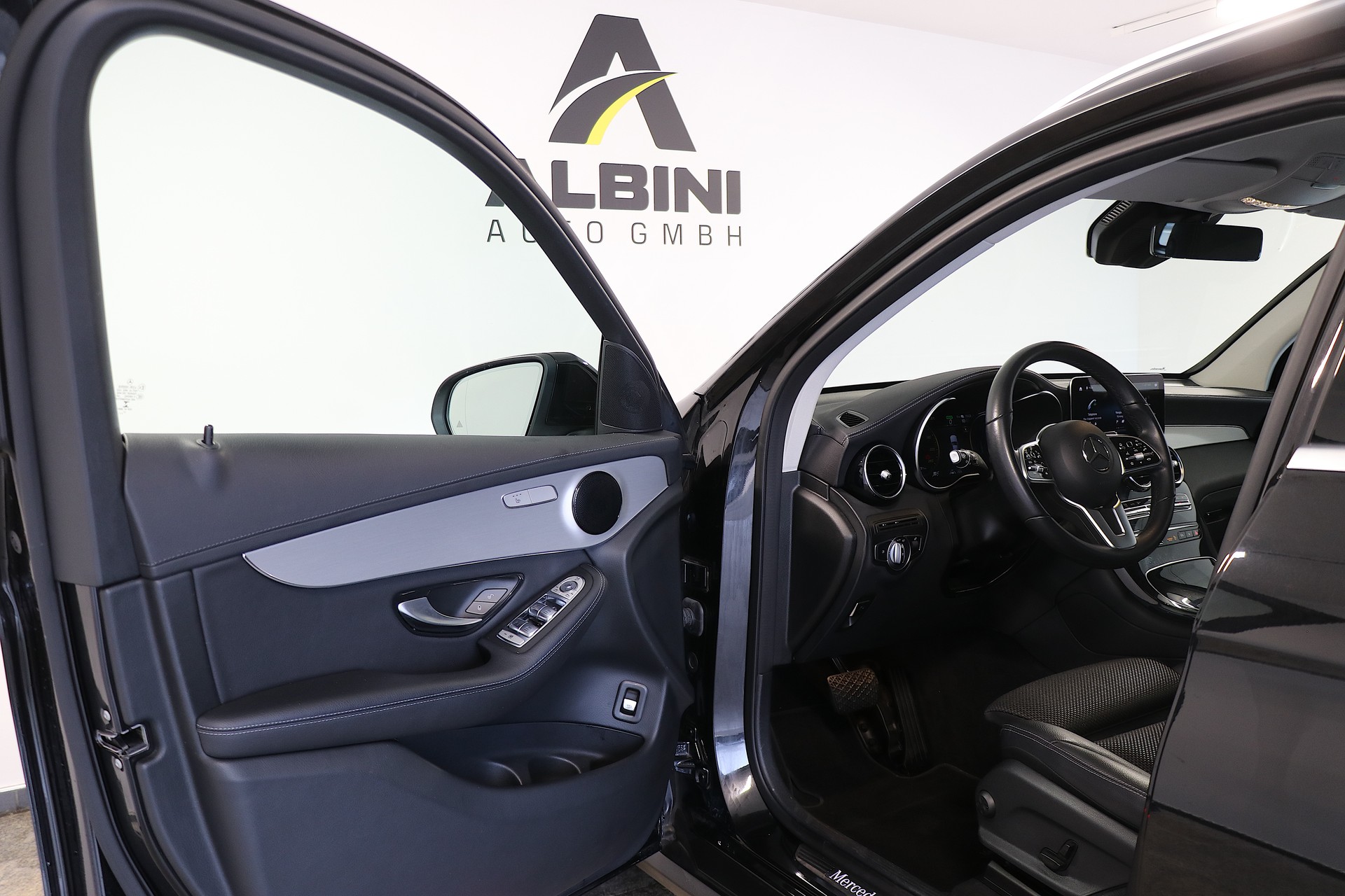 MERCEDES-BENZ GLC 300 de 4Matic 9G-Tronic-image-4