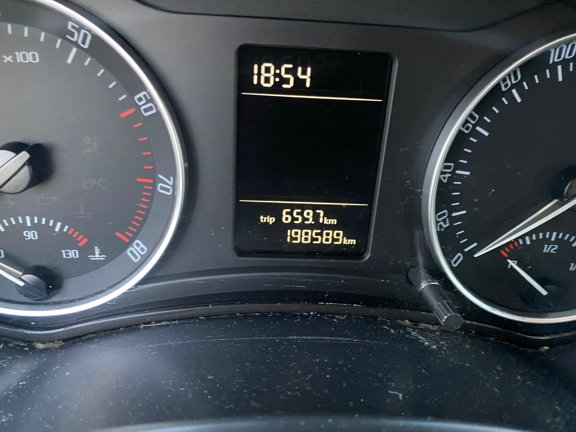 SKODA Octavia 1.8 Turbo Tour-image-6