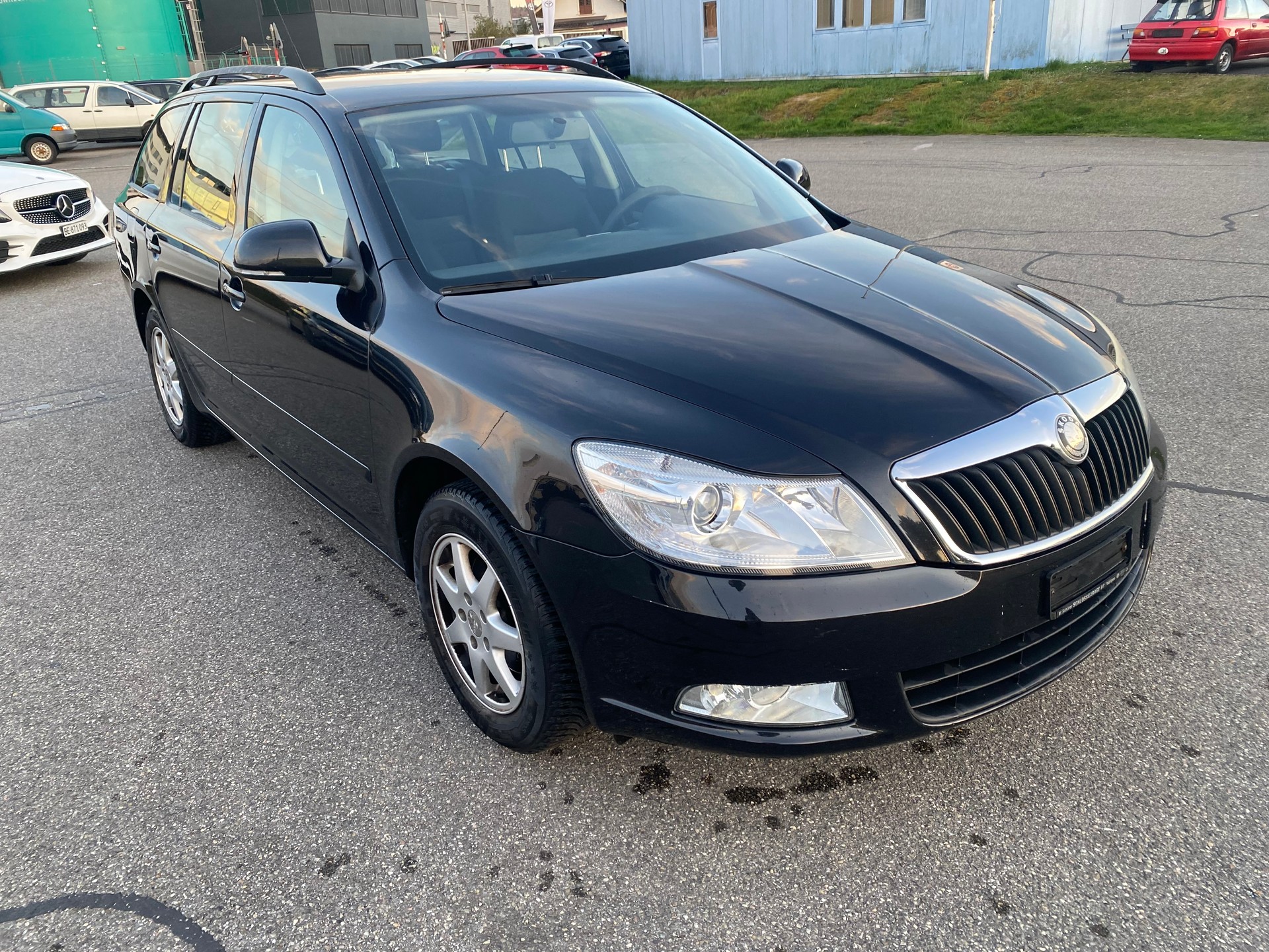 SKODA Octavia 1.8 Turbo Tour-image-1