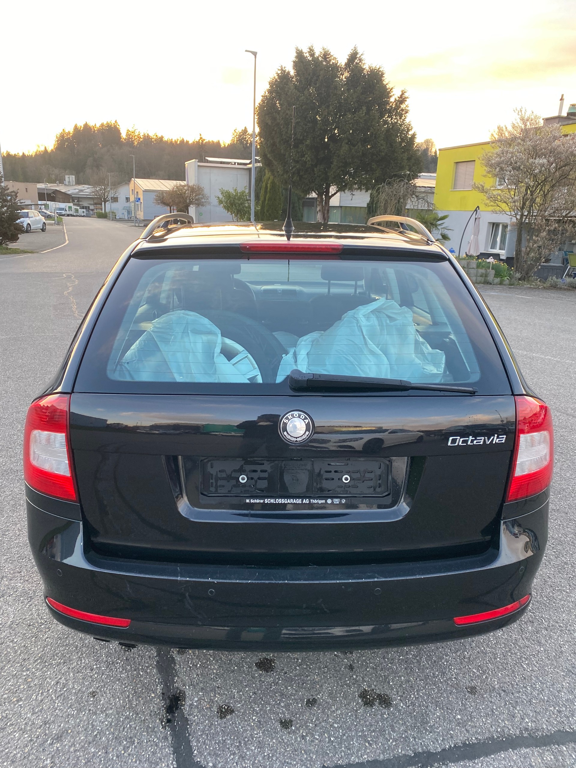 SKODA Octavia 1.8 Turbo Tour-image-3