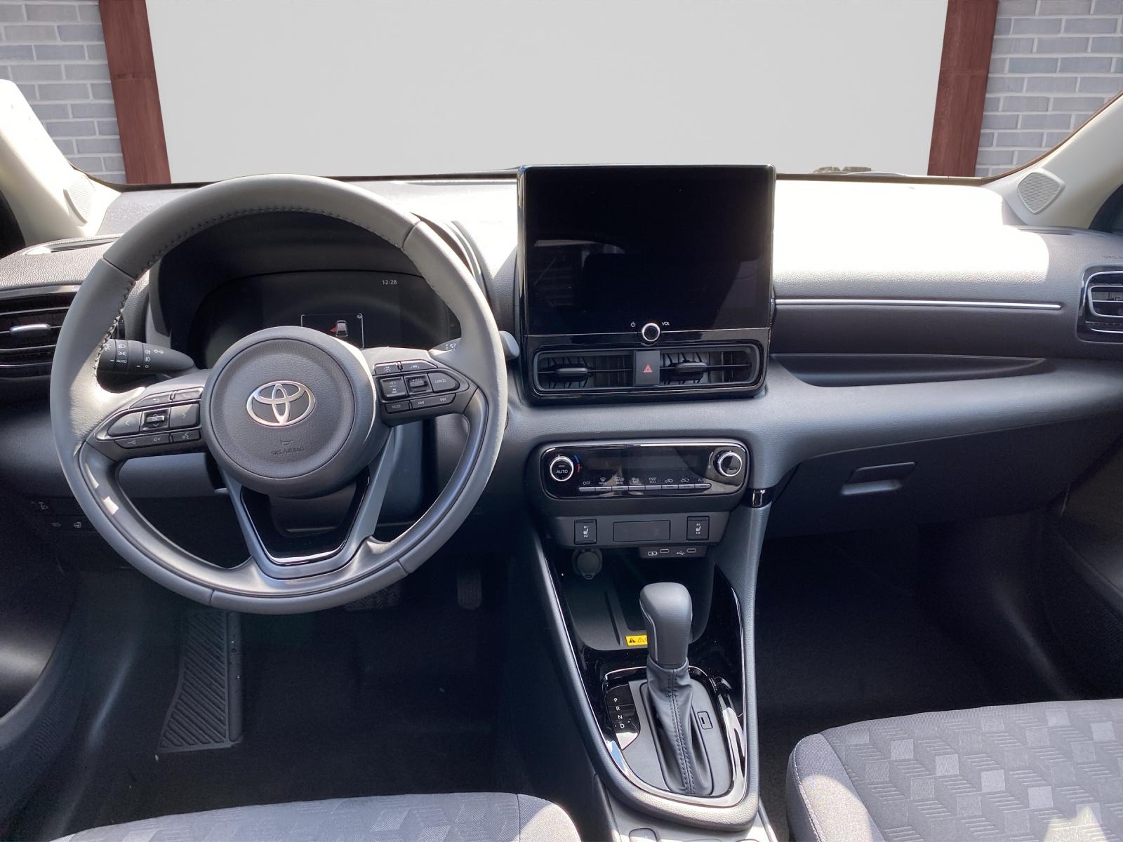 TOYOTA Yaris 1.5 VVT-i HSD Trend-image-6