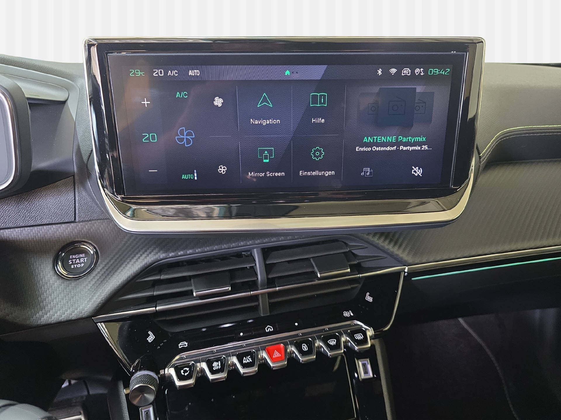 PEUGEOT 2008 1.2 PureTech 130 GT-image-13
