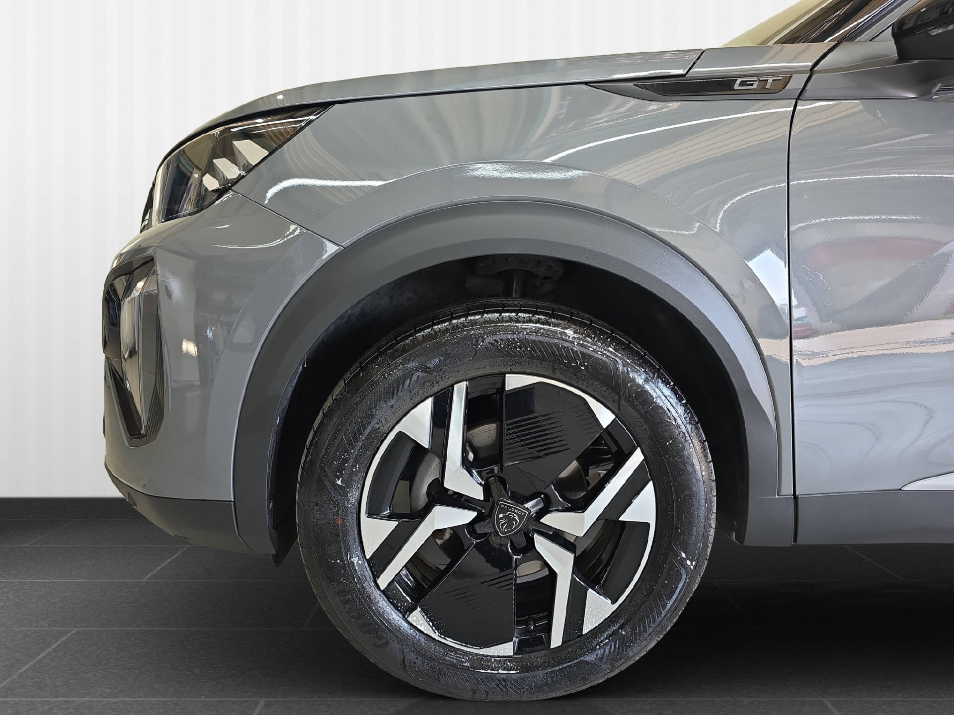 PEUGEOT 2008 1.2 PureTech 130 GT-image-12