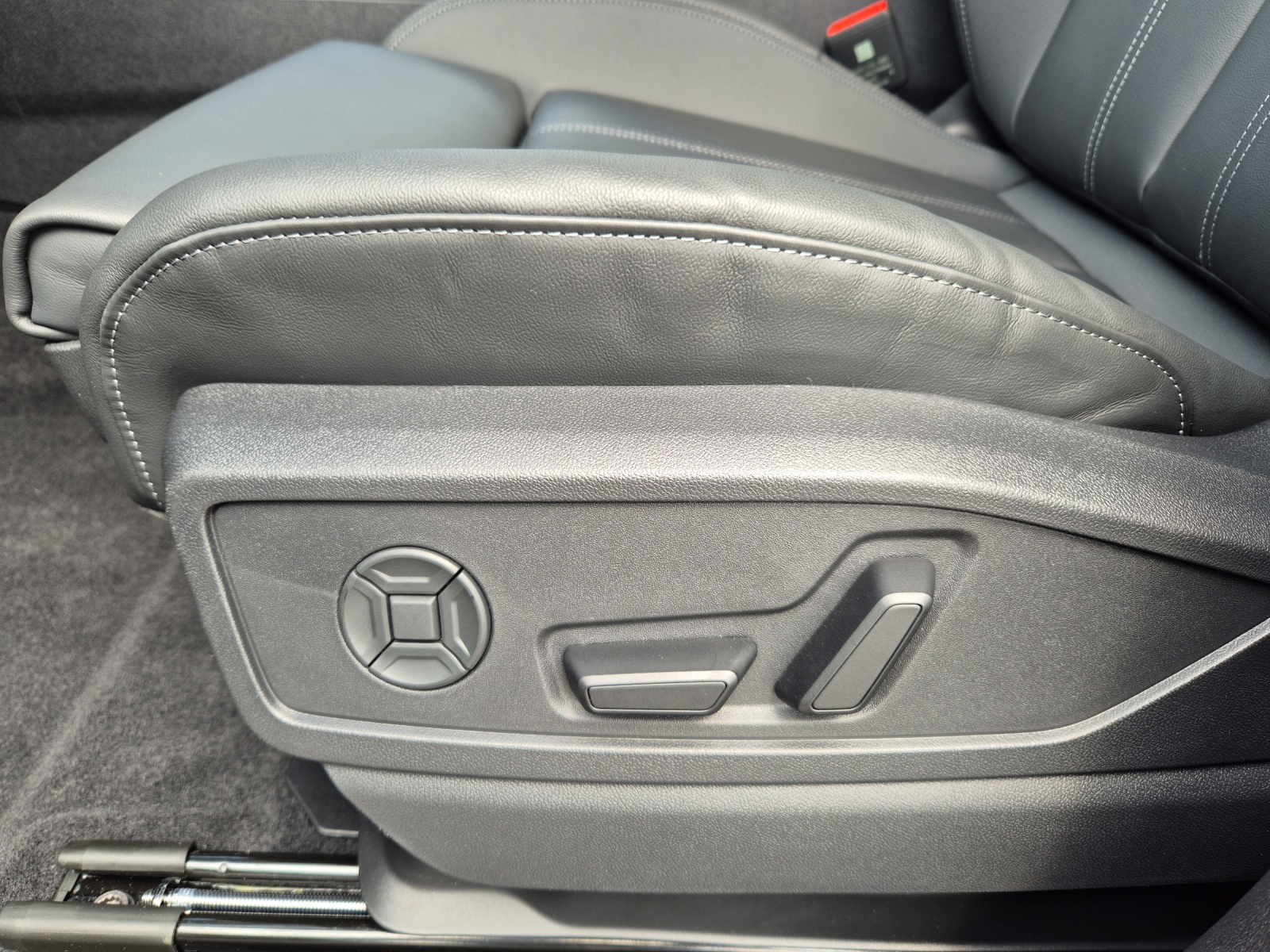 AUDI Q5 TDI quattro 150 kW S-tronic-image-10