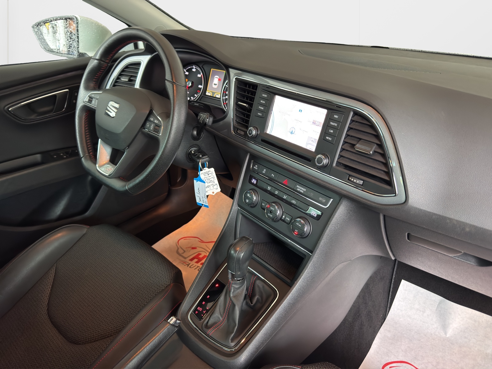 SEAT Leon 2.0 TDI FR Line DSG-image-12