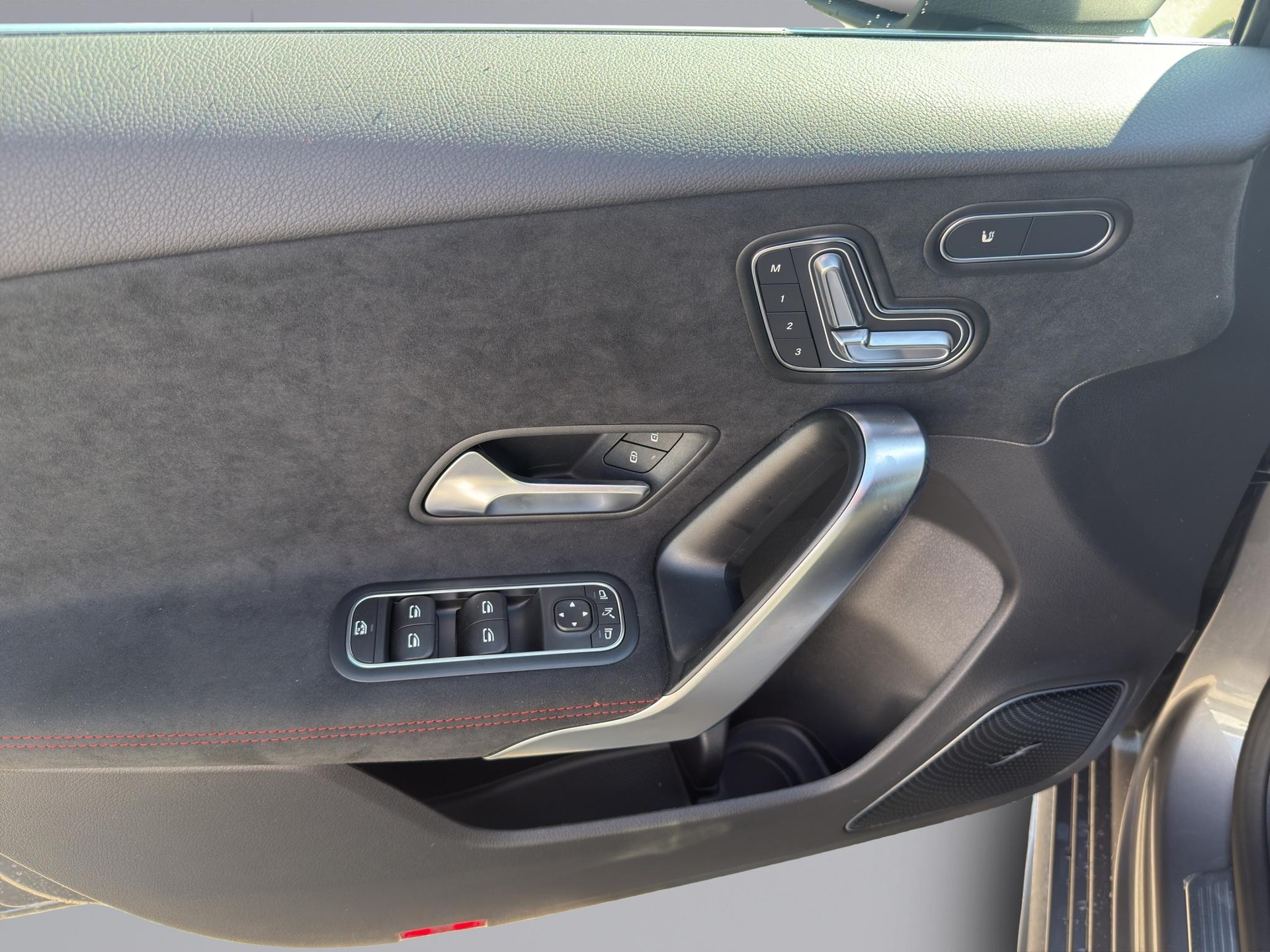 MERCEDES-BENZ A 35 AMG 4matic-image-10