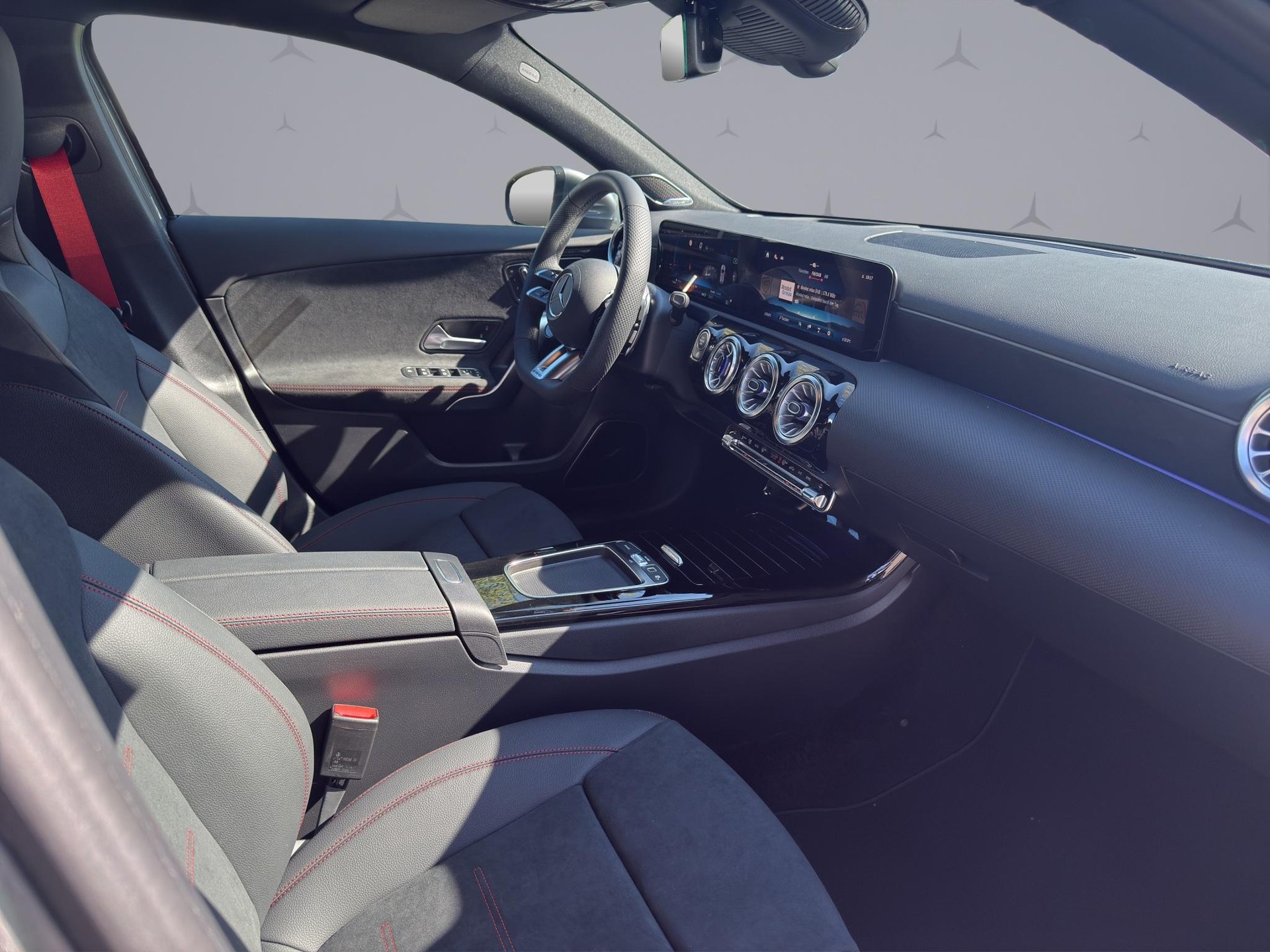 MERCEDES-BENZ A 35 AMG 4matic-image-16