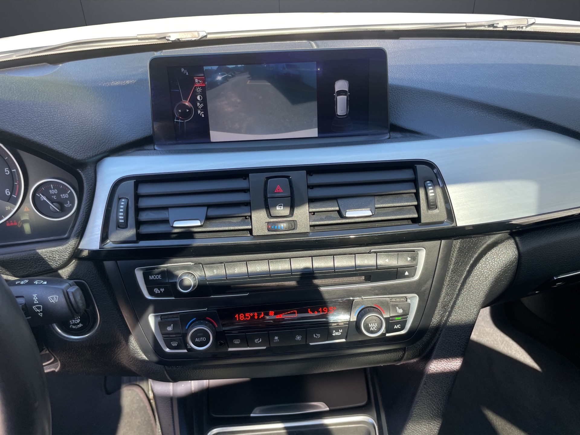 BMW 320d xDrive M Sport Touring Steptronic-image-8