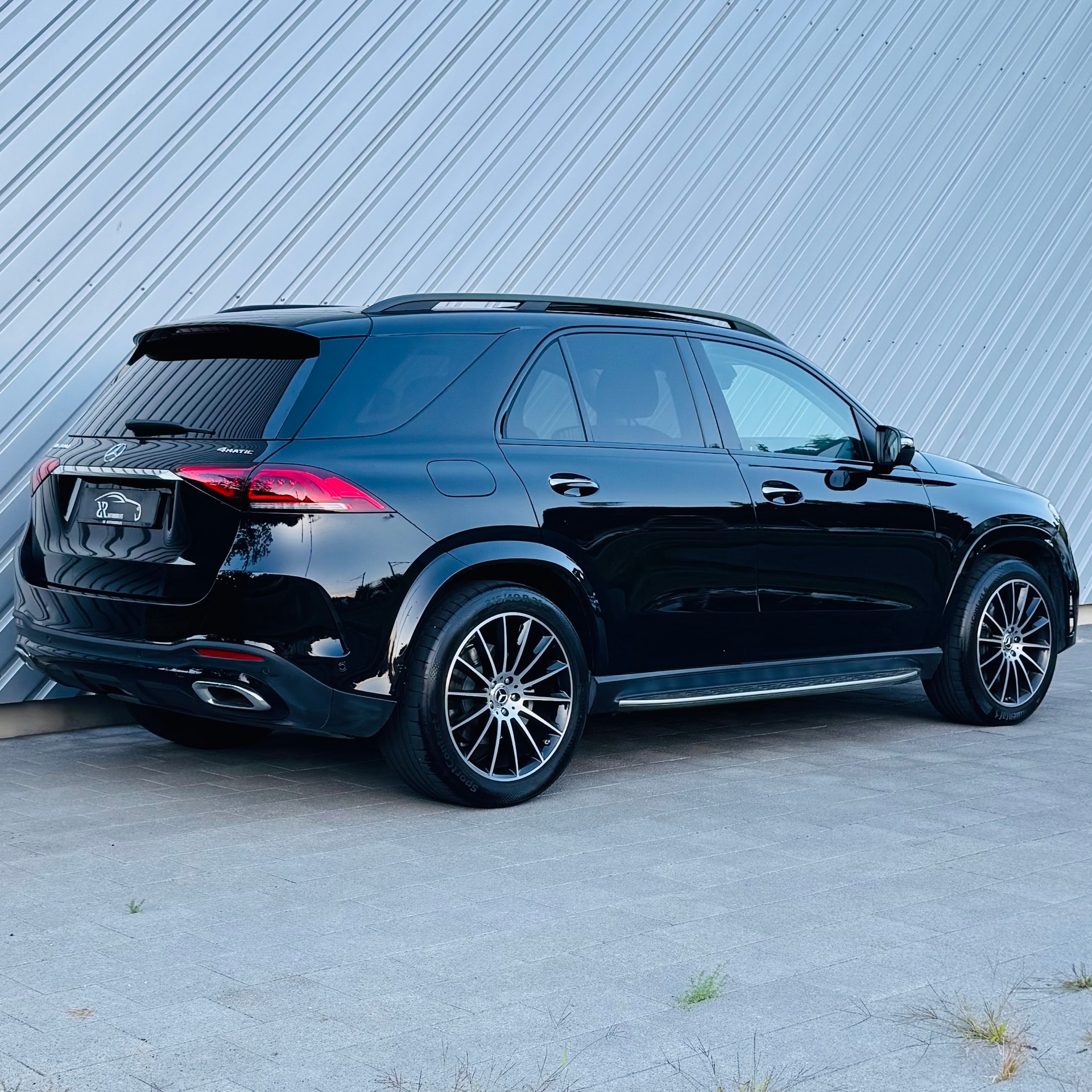 MERCEDES-BENZ GLE 400 d 4Matic AMG Line 9G-Tronic-showroom-element-2