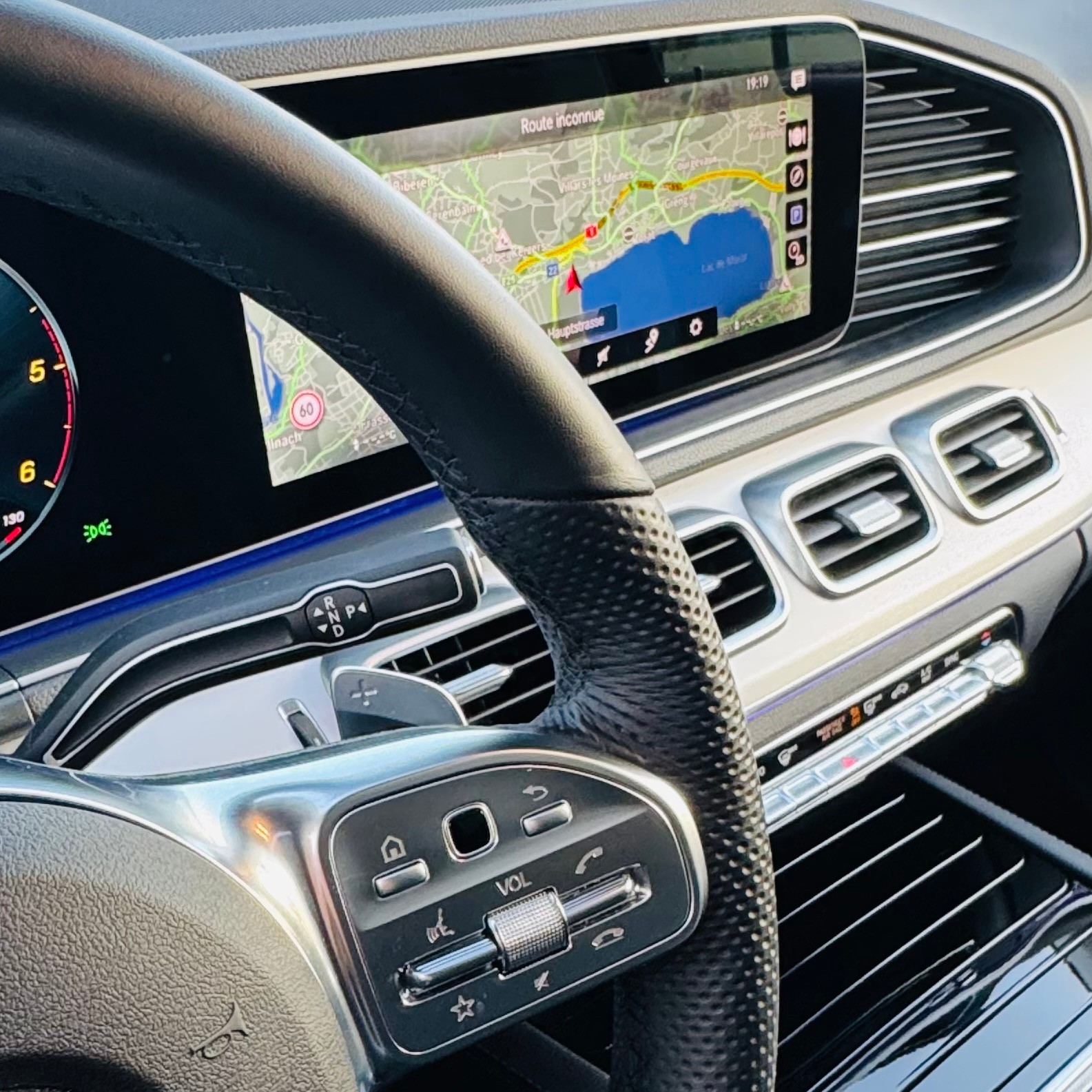 MERCEDES-BENZ GLE 400 d 4Matic AMG Line 9G-Tronic-image-10