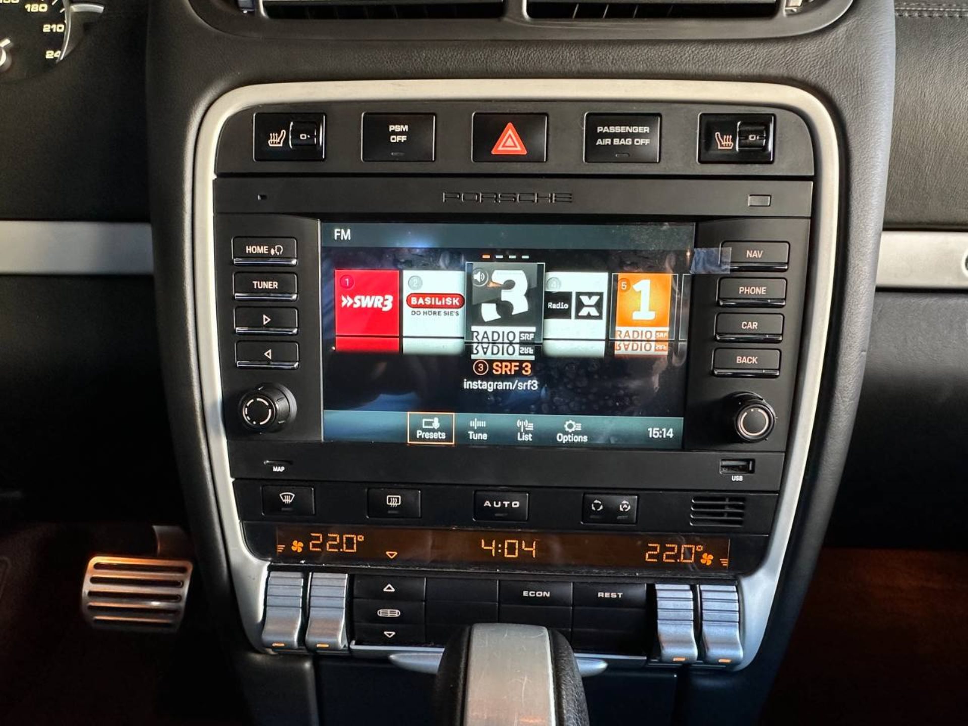 PORSCHE Cayenne Turbo-image-23