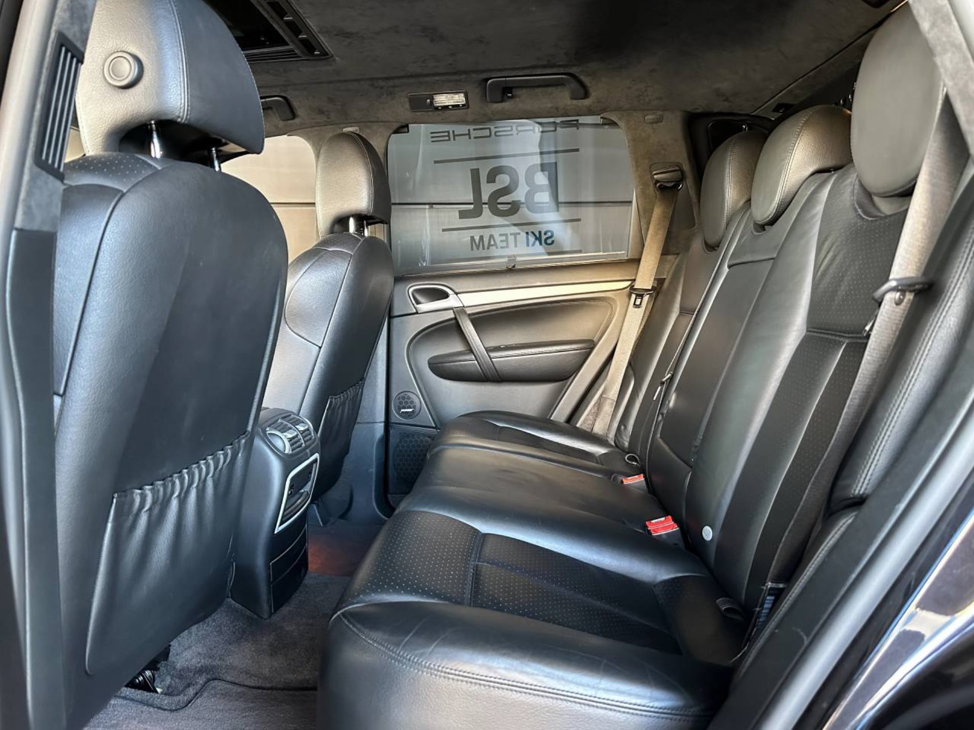 PORSCHE Cayenne Turbo-image-19