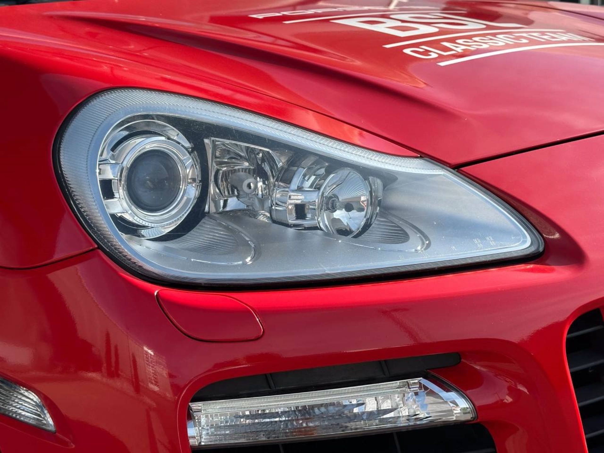 PORSCHE Cayenne Turbo-image-25