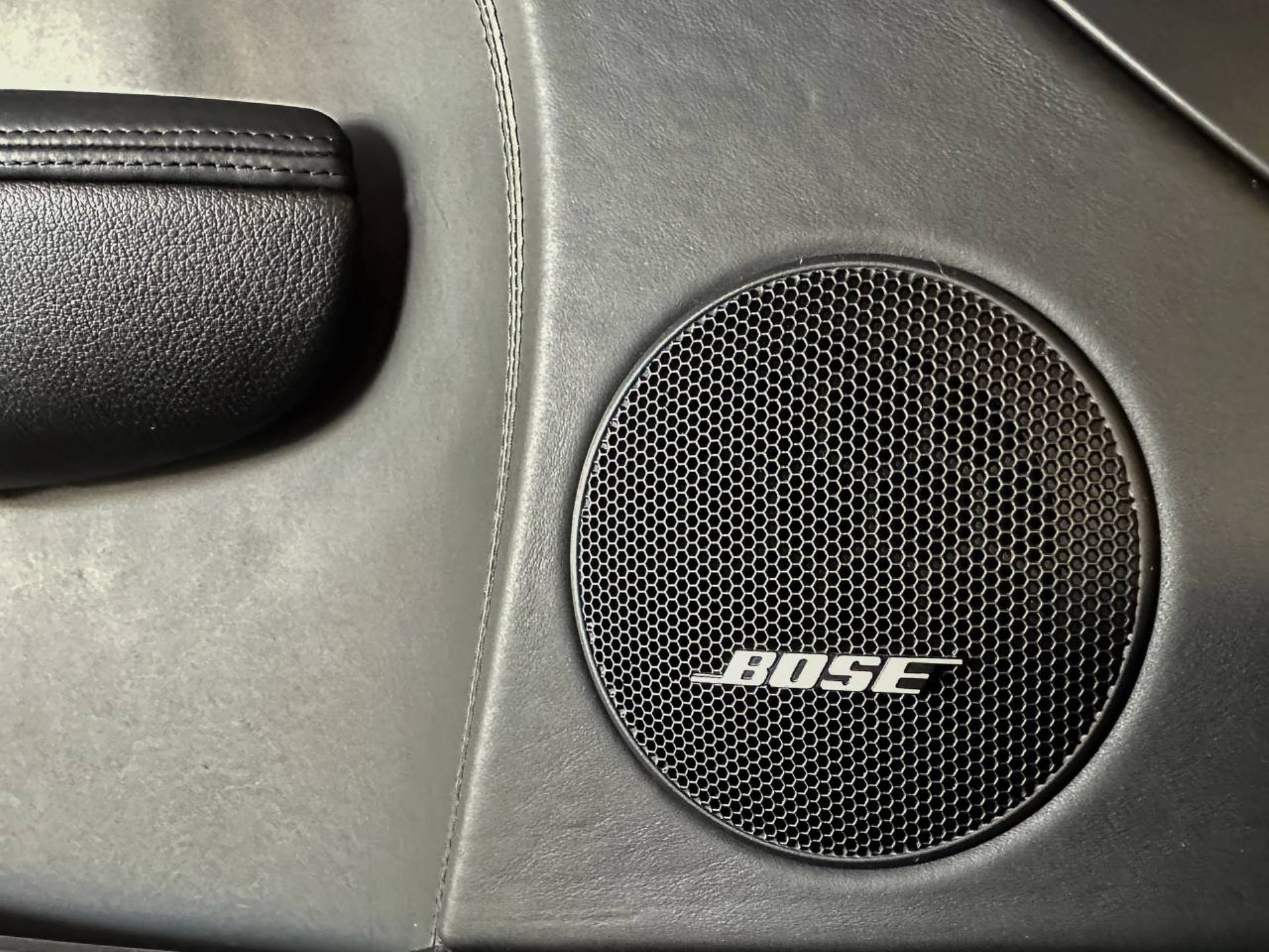 PORSCHE Cayenne Turbo-image-20