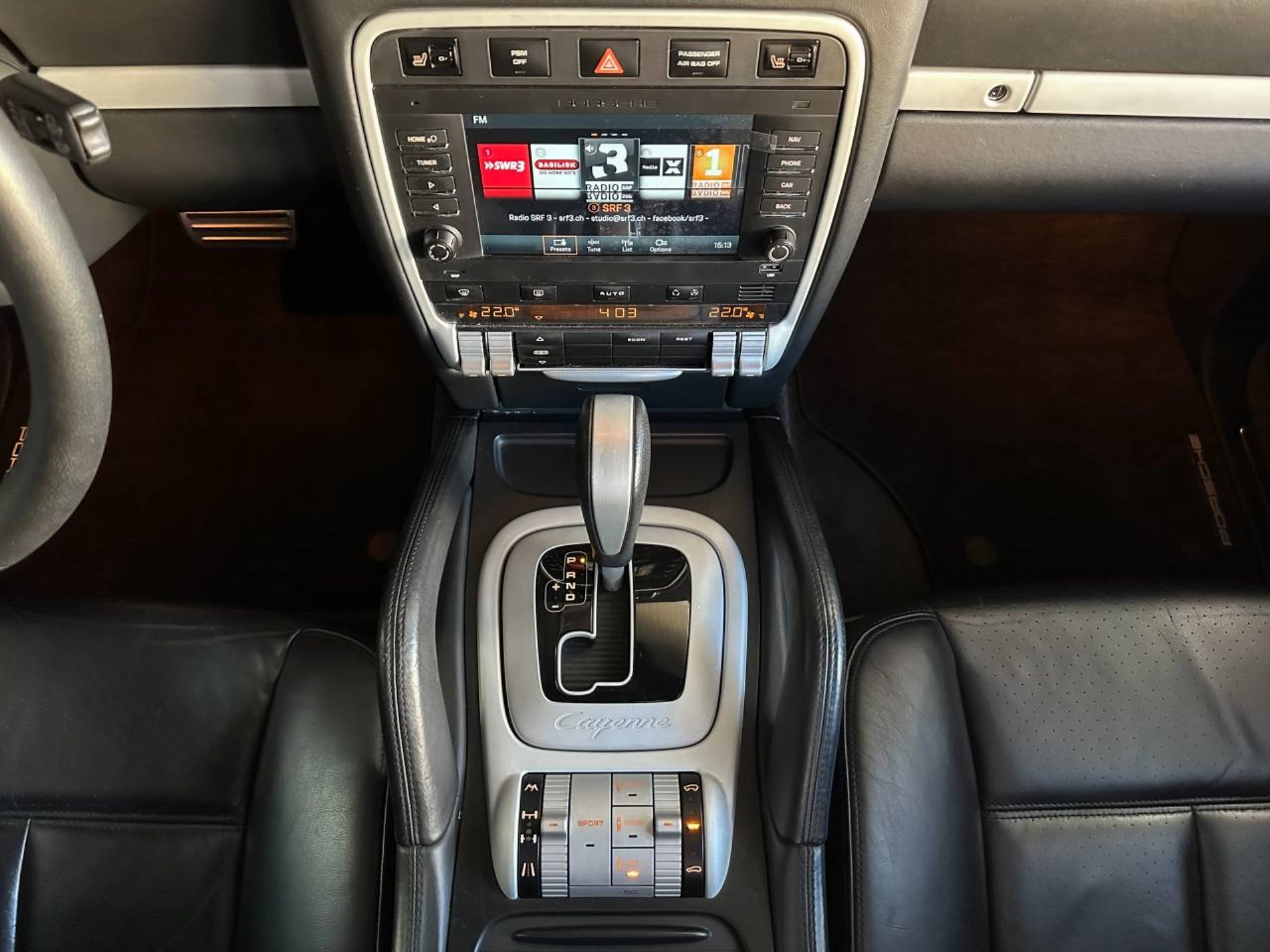 PORSCHE Cayenne Turbo-image-15