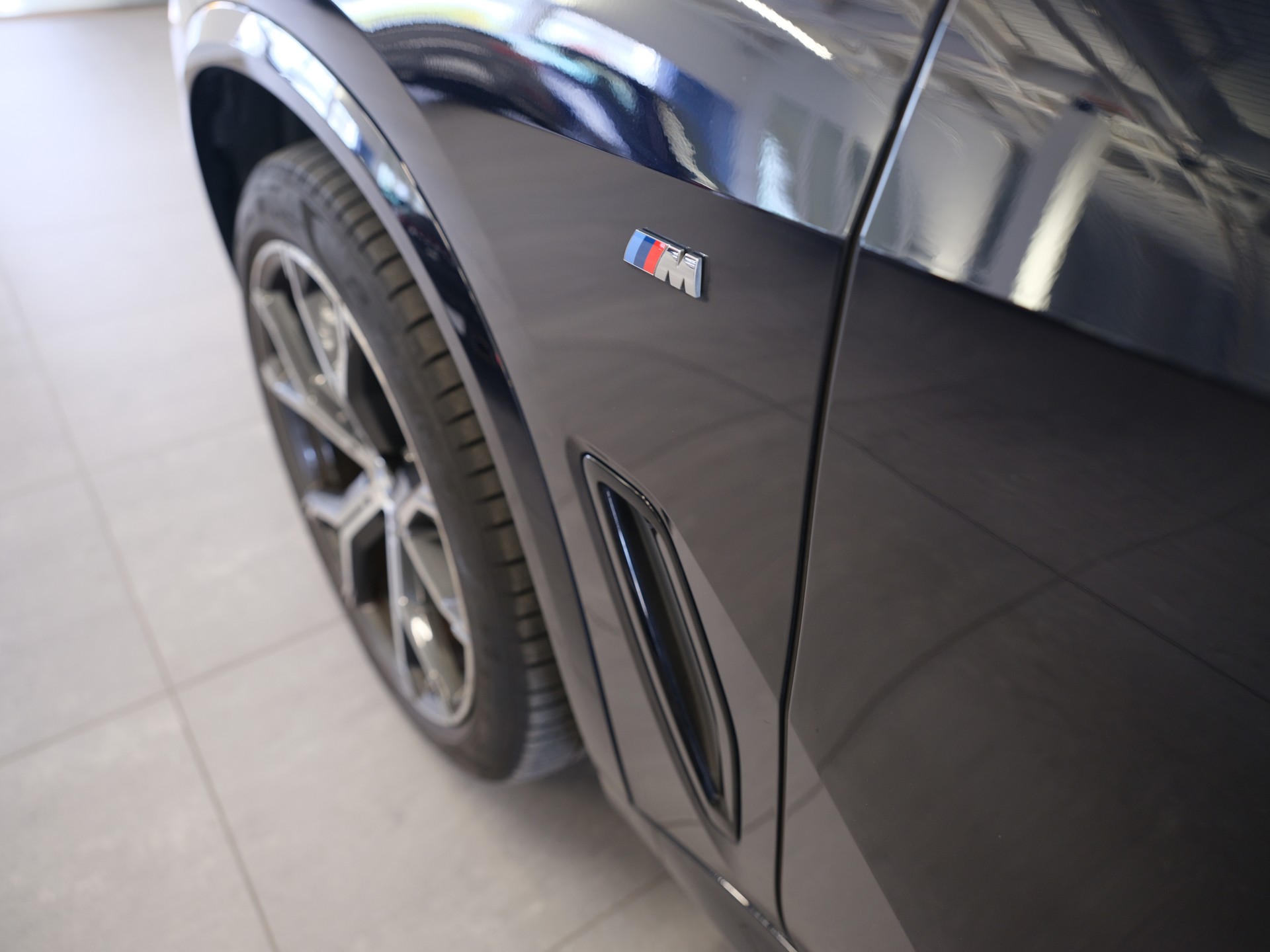 BMW X5 xDrive 48V 30d M Sport Steptronic-image-11