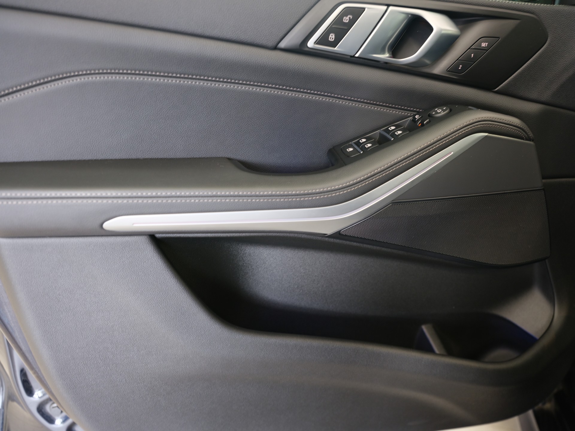 BMW X5 xDrive 48V 30d M Sport Steptronic-image-24