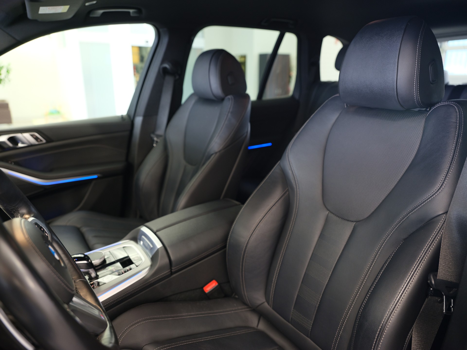 BMW X5 xDrive 48V 30d M Sport Steptronic-image-12