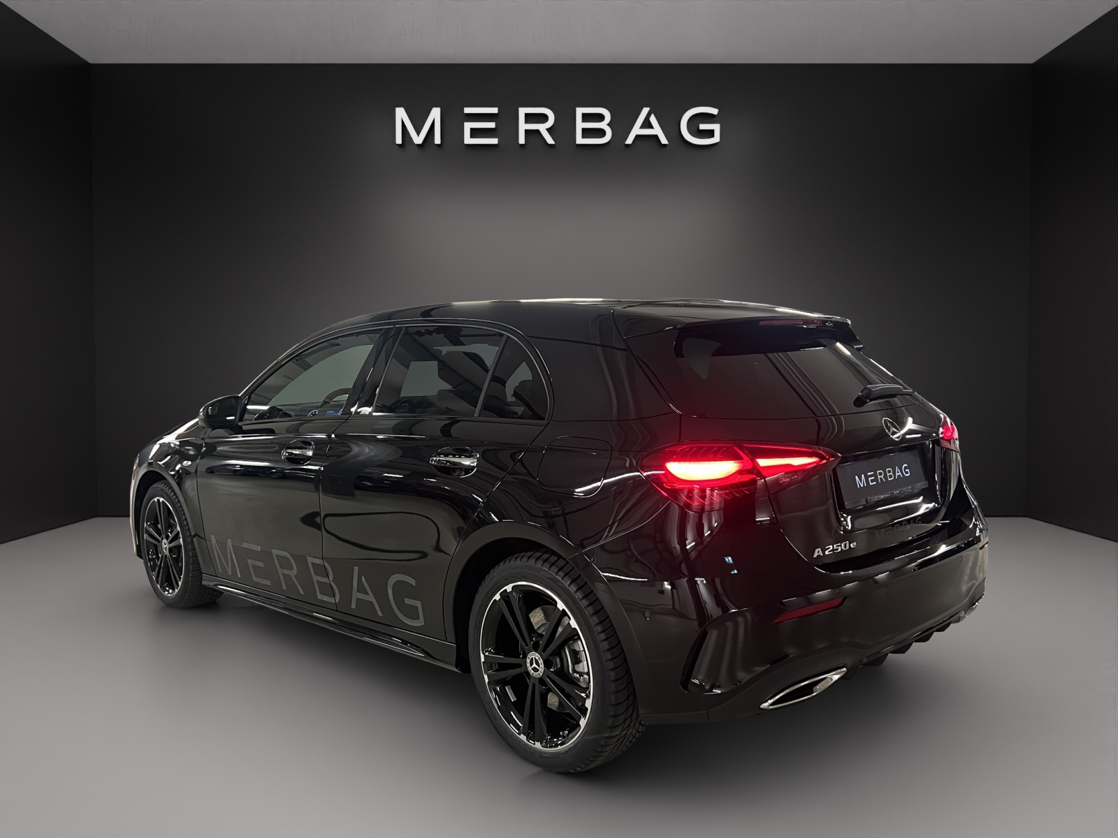 MERCEDES-BENZ A 250 e EQ Star 8G-DCT-image-7