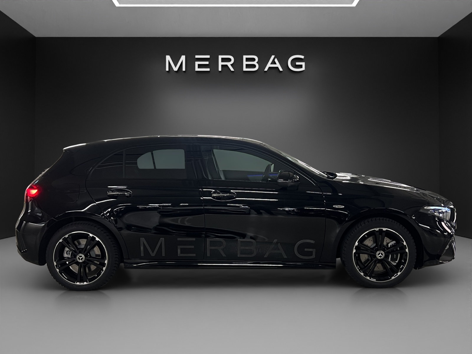 MERCEDES-BENZ A 250 e EQ Star 8G-DCT-image-4