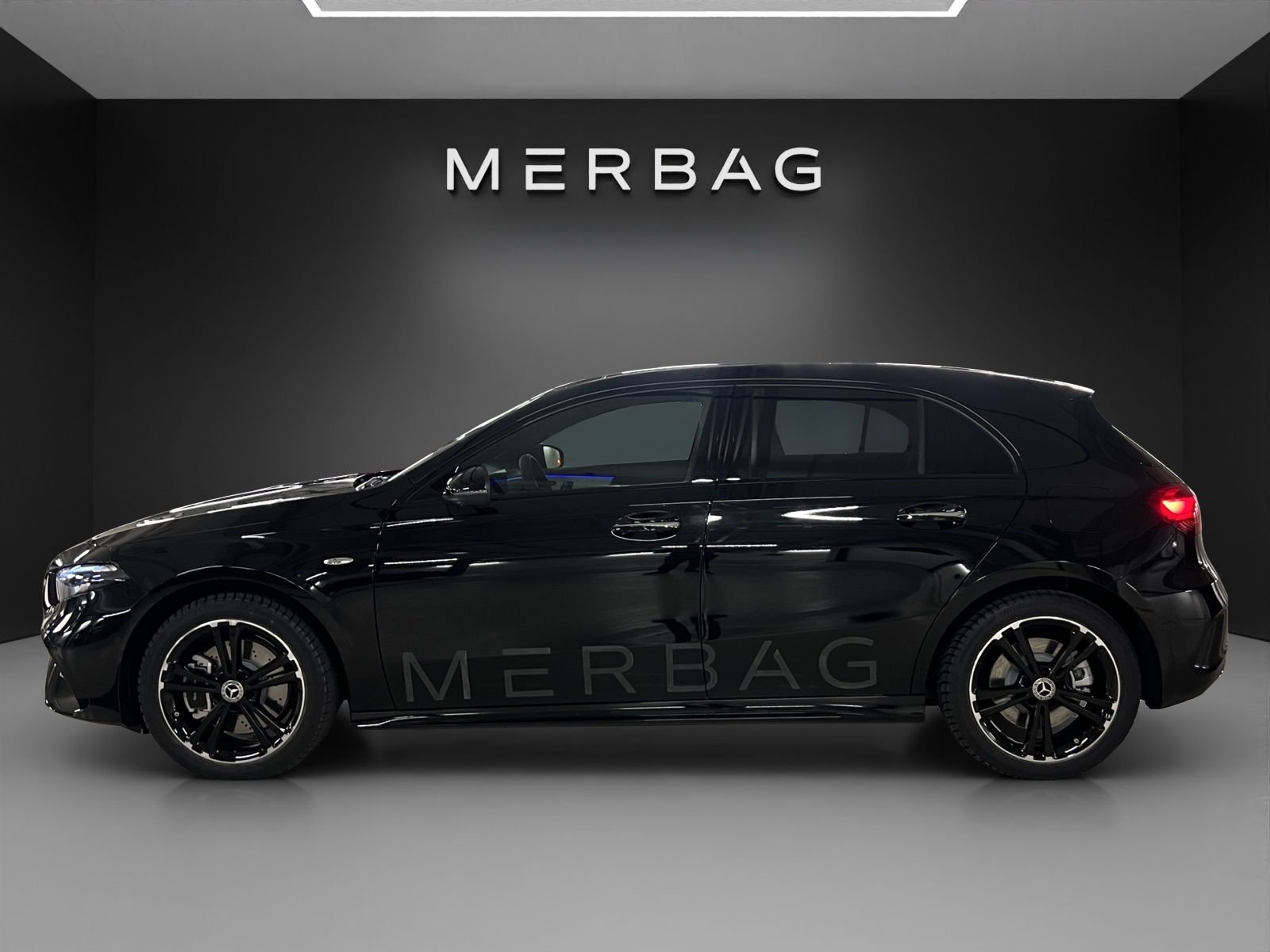 MERCEDES-BENZ A 250 e EQ Star 8G-DCT-image-3