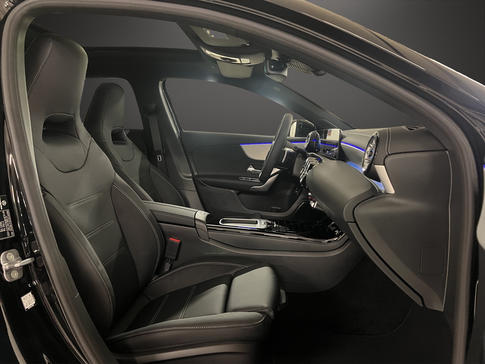 MERCEDES-BENZ A 250 e EQ Star 8G-DCT-image-13