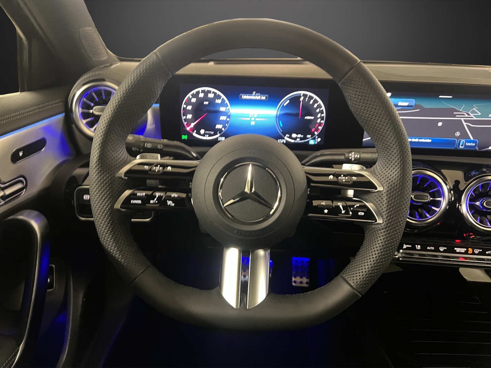 MERCEDES-BENZ A 250 e EQ Star 8G-DCT-image-10