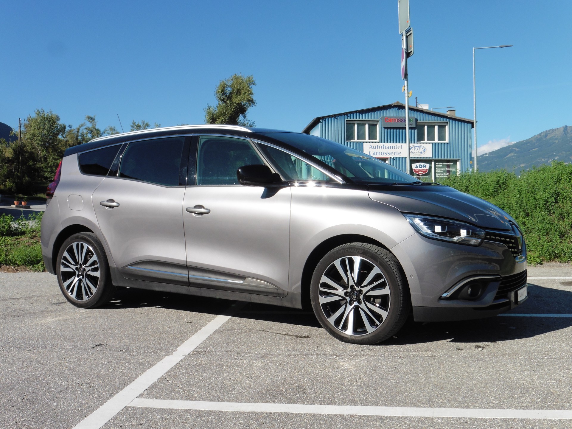 RENAULT Grand Scénic 1.6 dCi Initiale Paris EDC-image-1