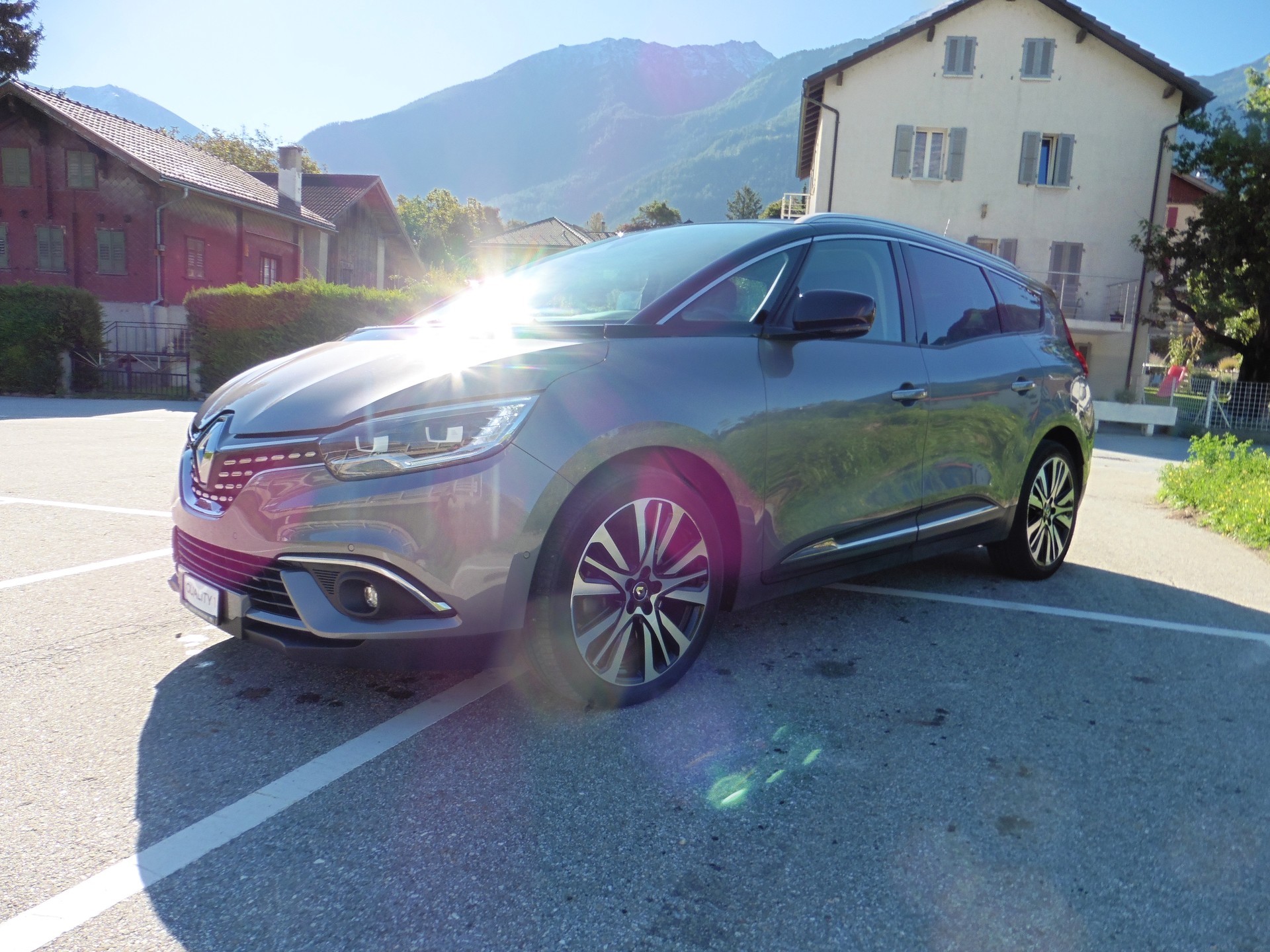 RENAULT Grand Scénic 1.6 dCi Initiale Paris EDC-image-2