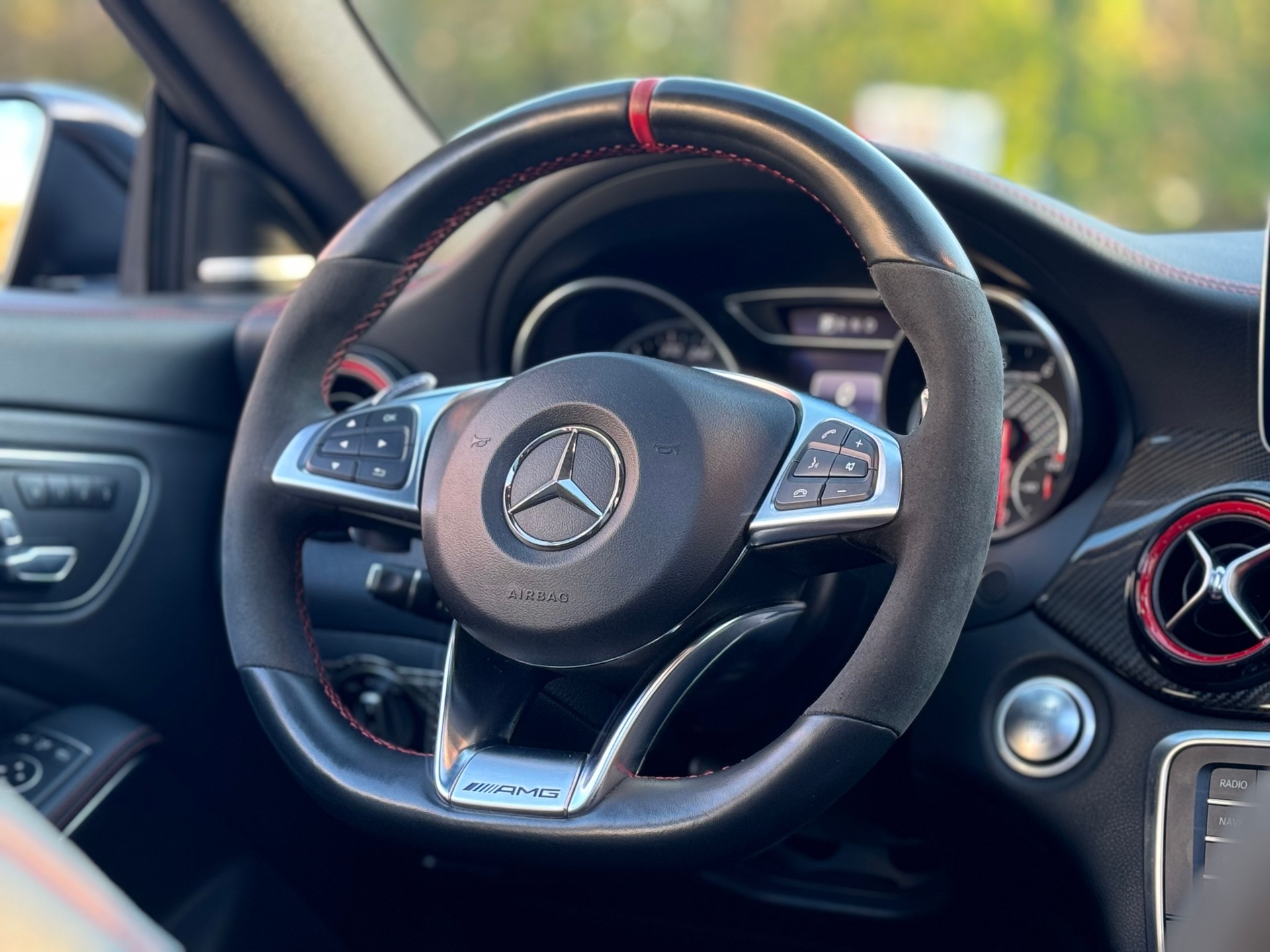 MERCEDES-BENZ CLA Shooting Brake 45 AMG 4Matic Speedshift-image-16