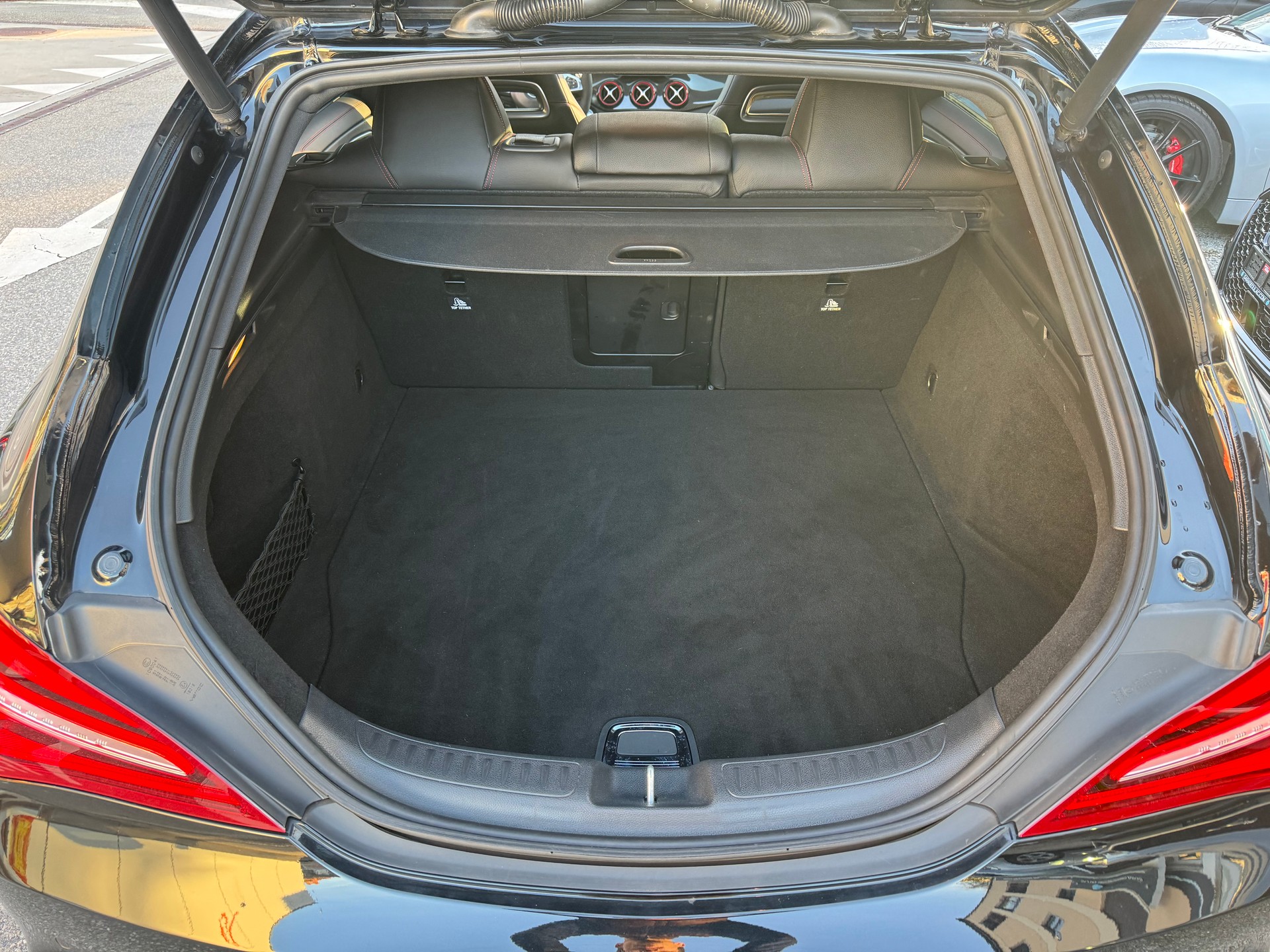 MERCEDES-BENZ CLA Shooting Brake 45 AMG 4Matic Speedshift-image-9