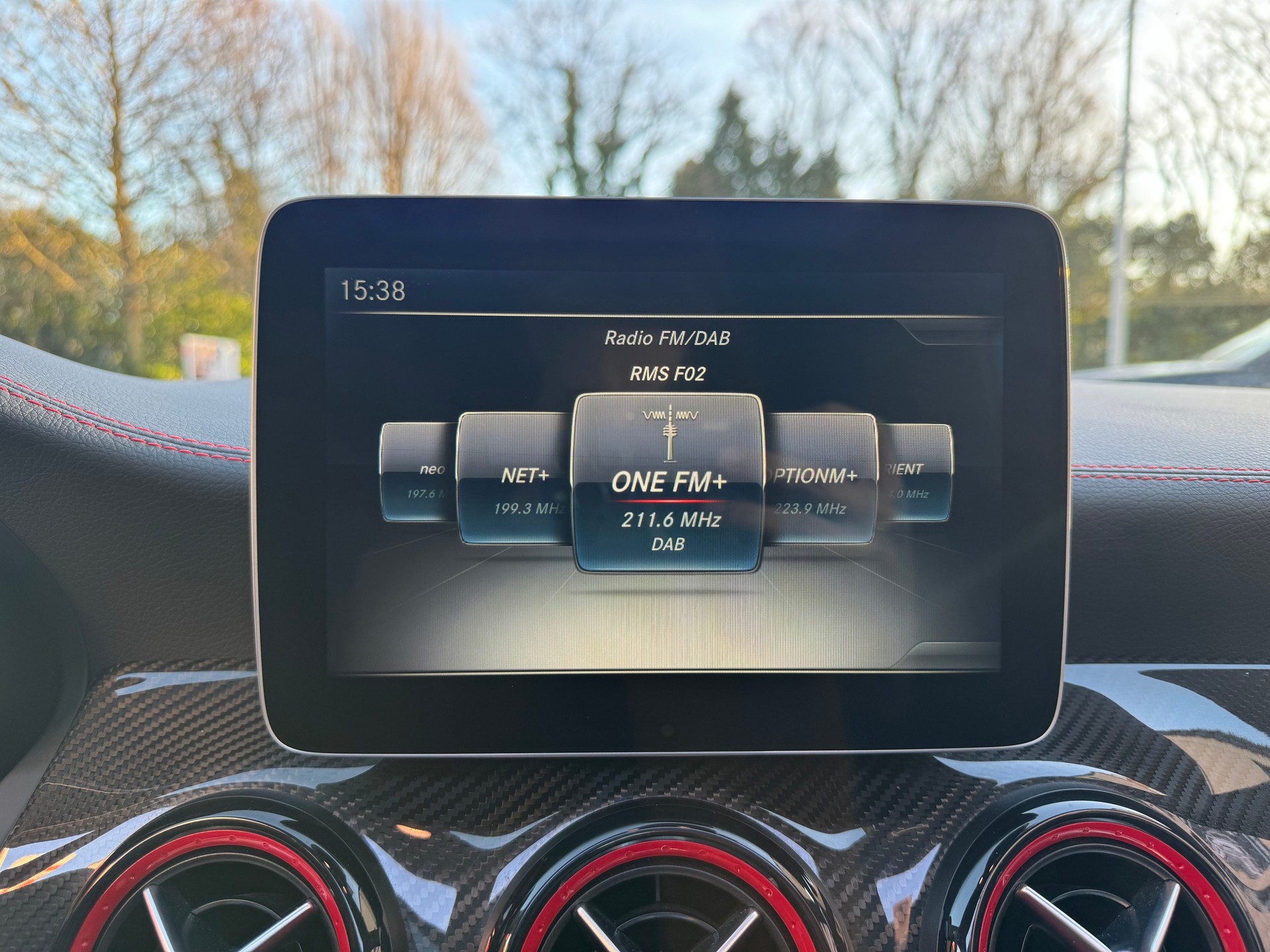 MERCEDES-BENZ CLA Shooting Brake 45 AMG 4Matic Speedshift-image-22